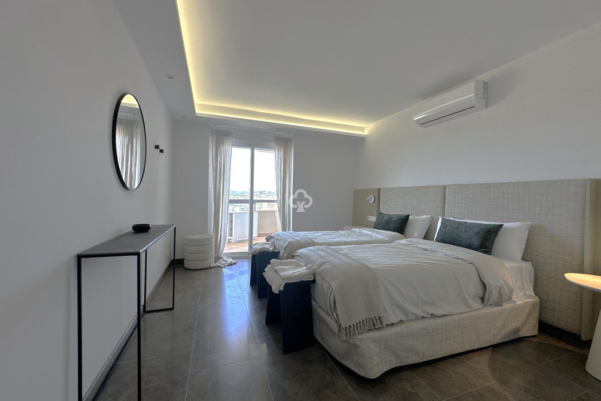 Resale - Piso -
Fuengirola - Los Pacos