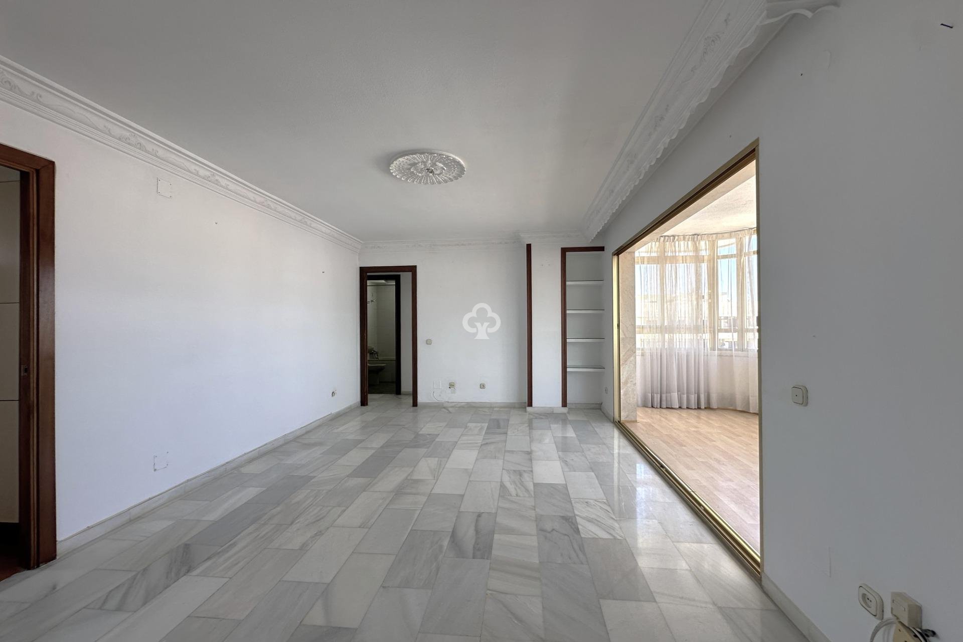 Resale - Piso -
Fuengirola - Puerto Deportivo