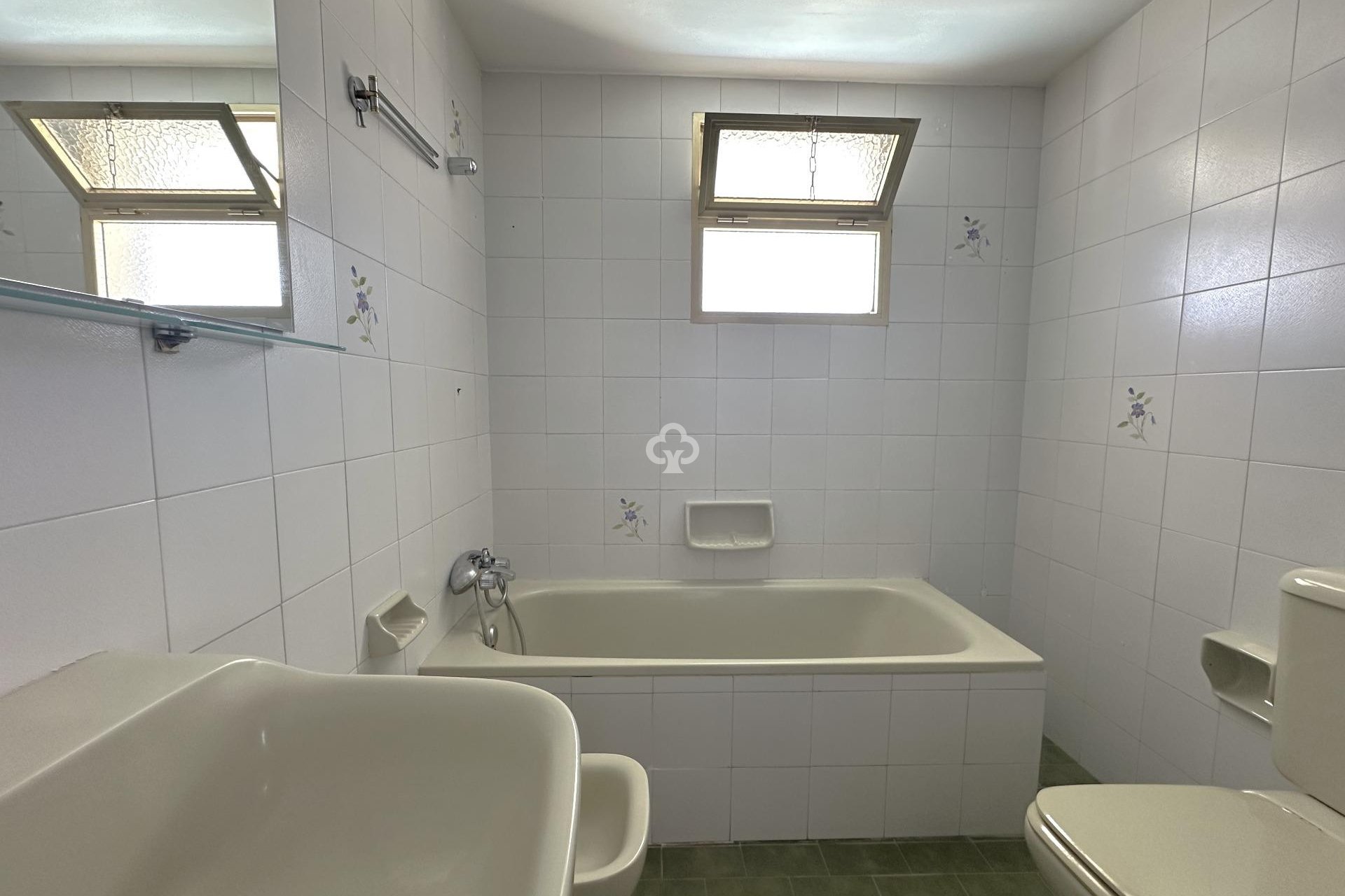 Resale - Piso -
Fuengirola - Puerto Deportivo