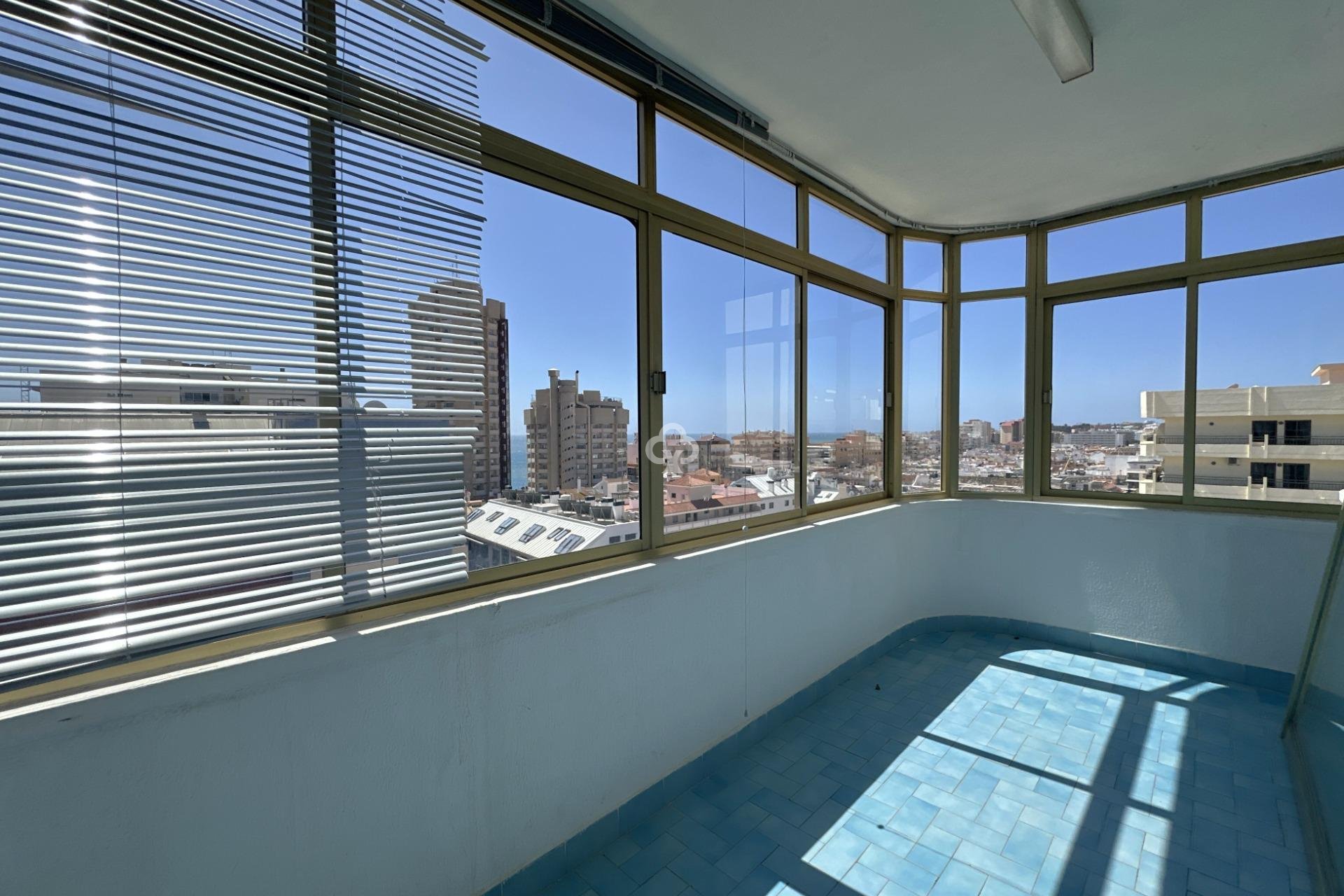 Resale - Piso -
Fuengirola - Puerto Deportivo