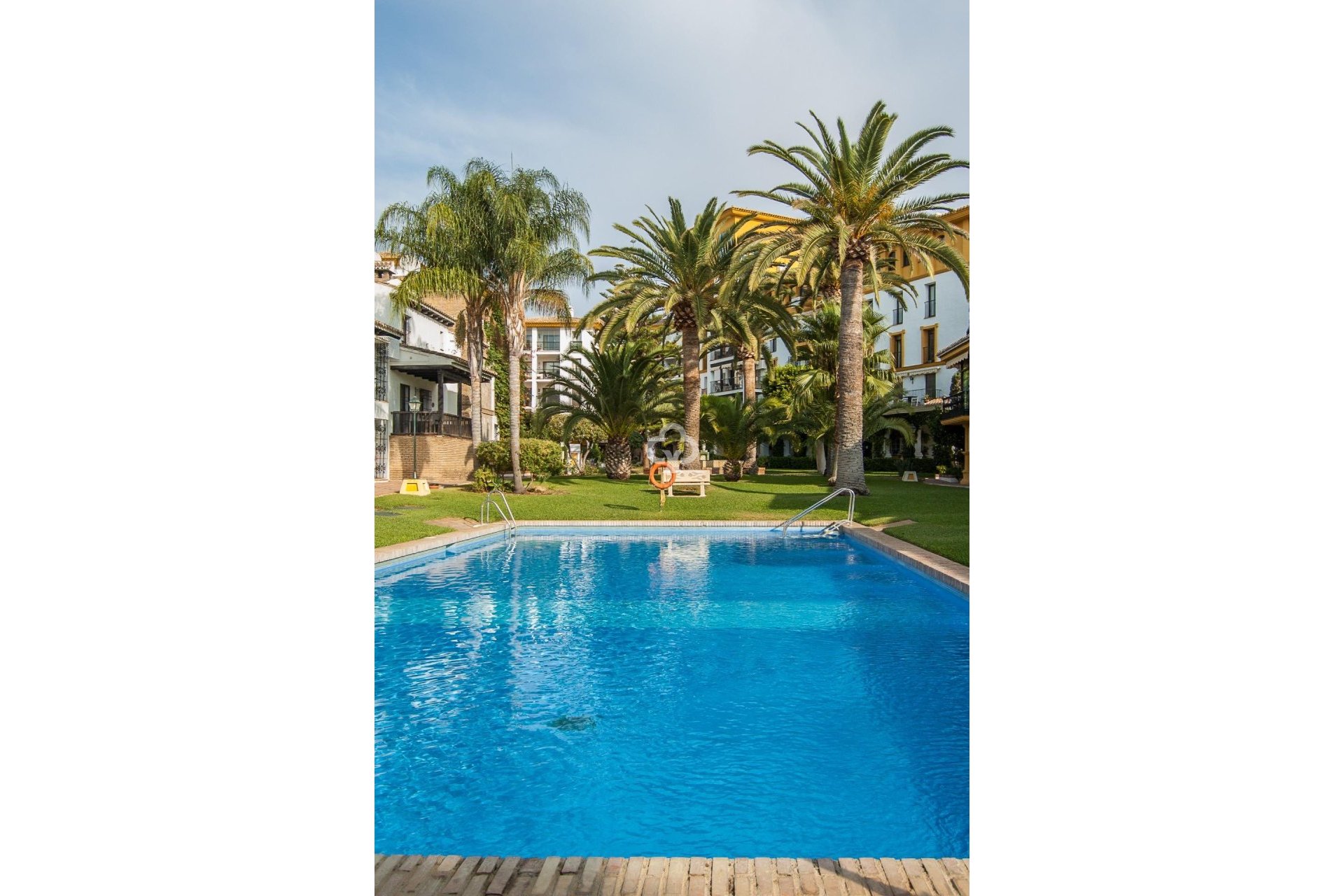 Resale - Semi-detached house -
Fuengirola - Centro