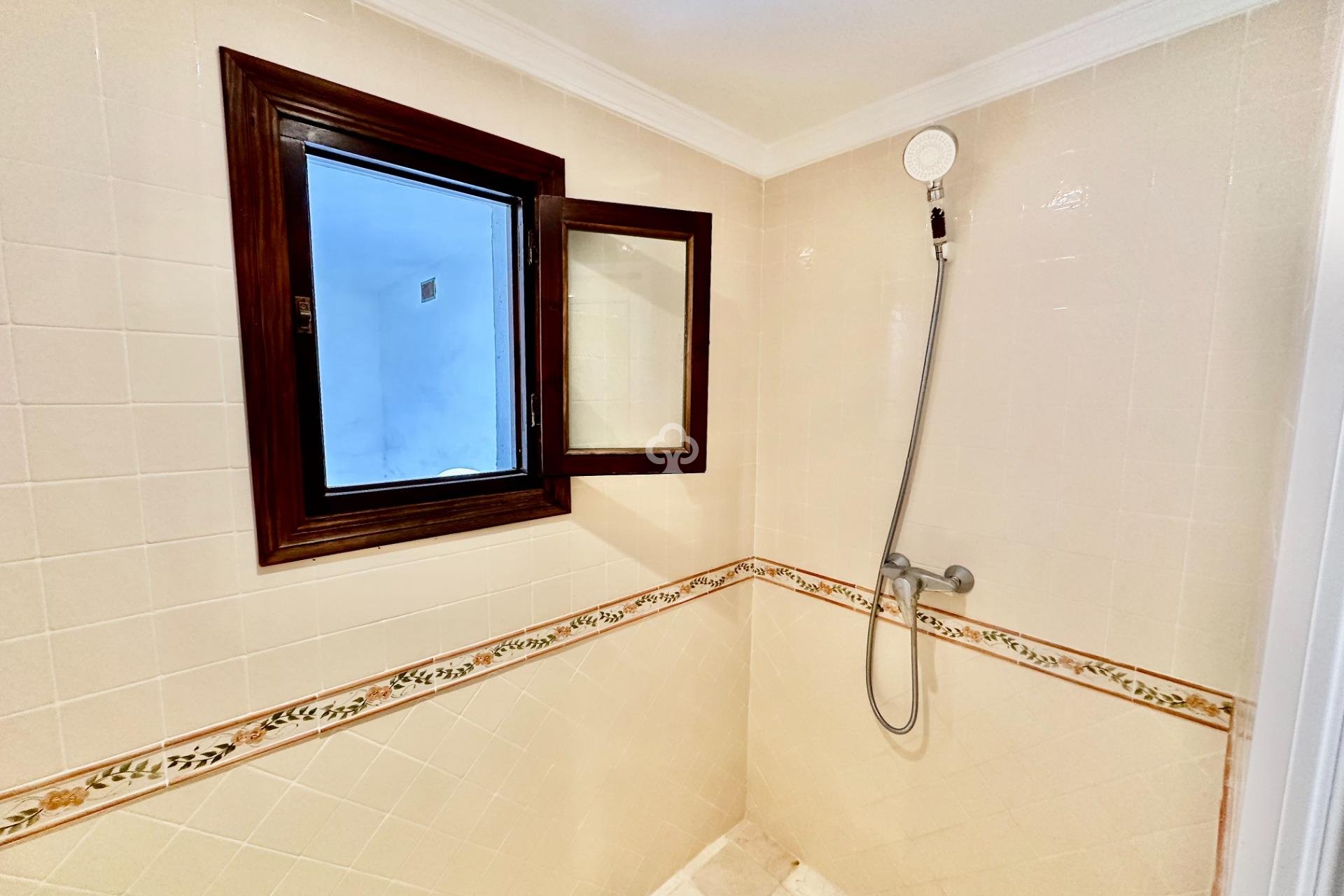 Resale - Semi-detached house -
Fuengirola - Centro