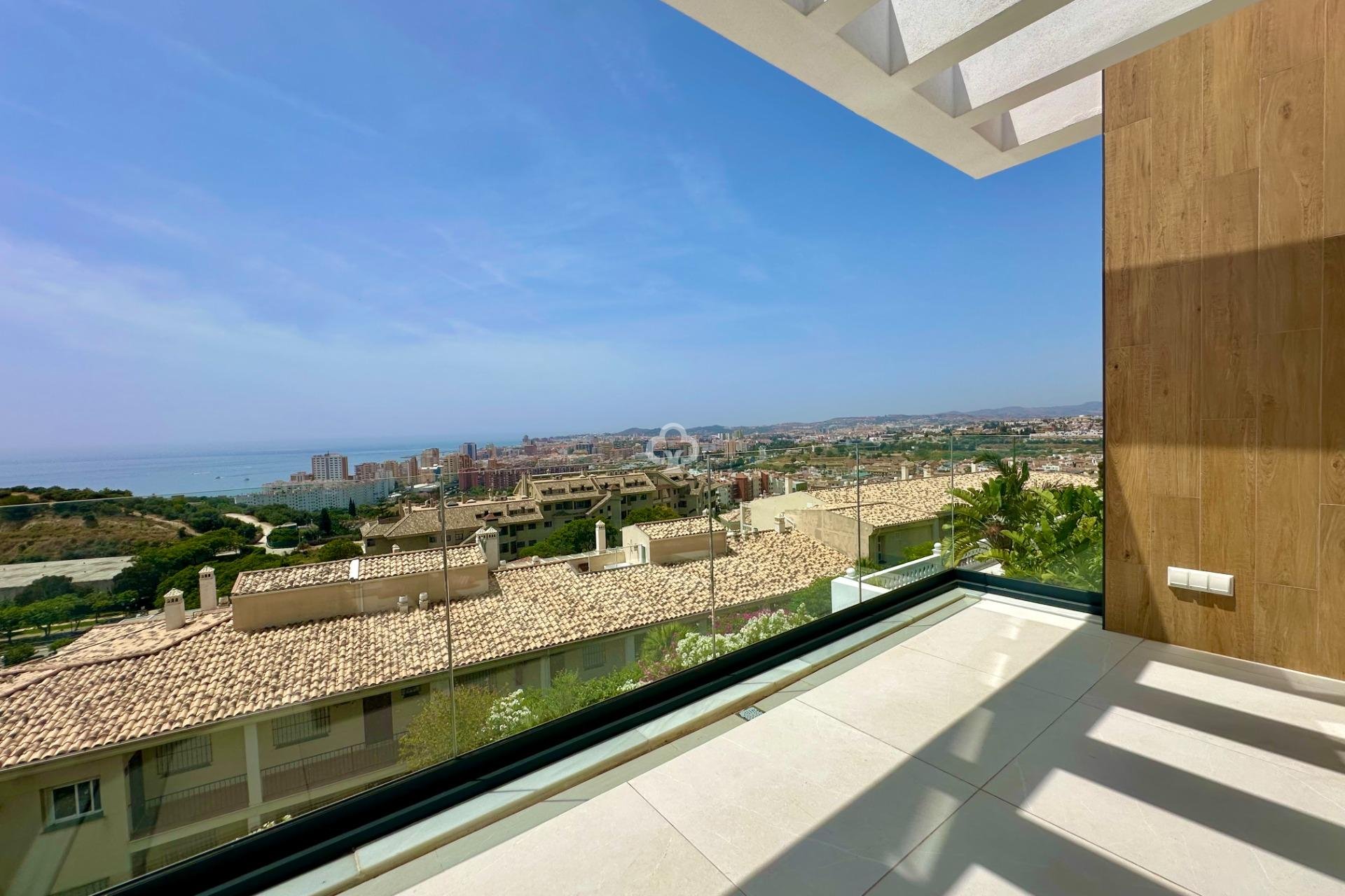 Resale - Semi-detached house -
Fuengirola - Los Pacos