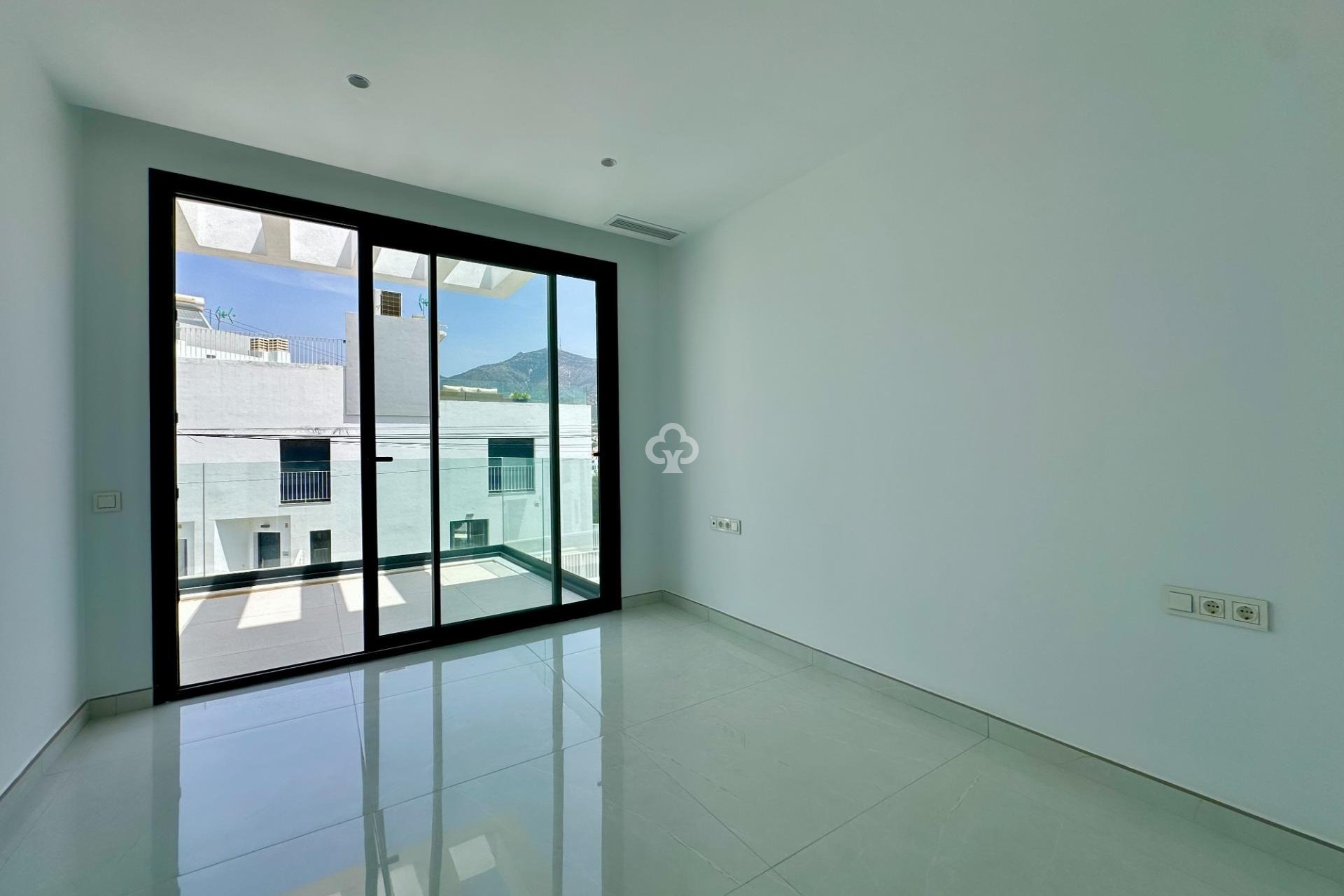 Resale - Semi-detached house -
Fuengirola - Los Pacos