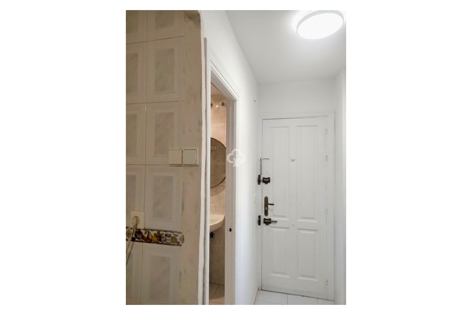 Resale - Studio apartment -
Torremolinos - Centro