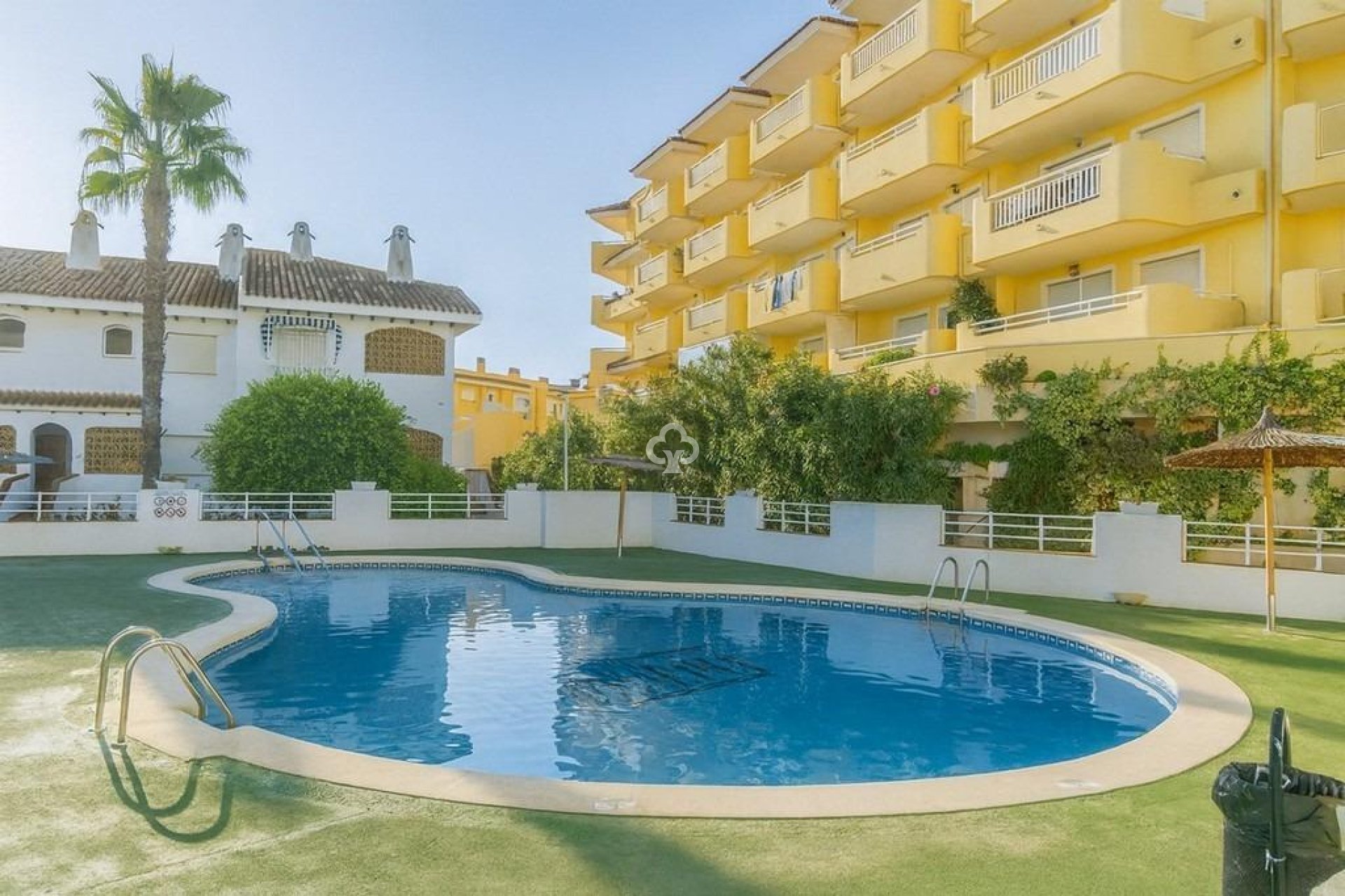 Resale - Terraced house -
Dehesa de campoamor - Campoamor