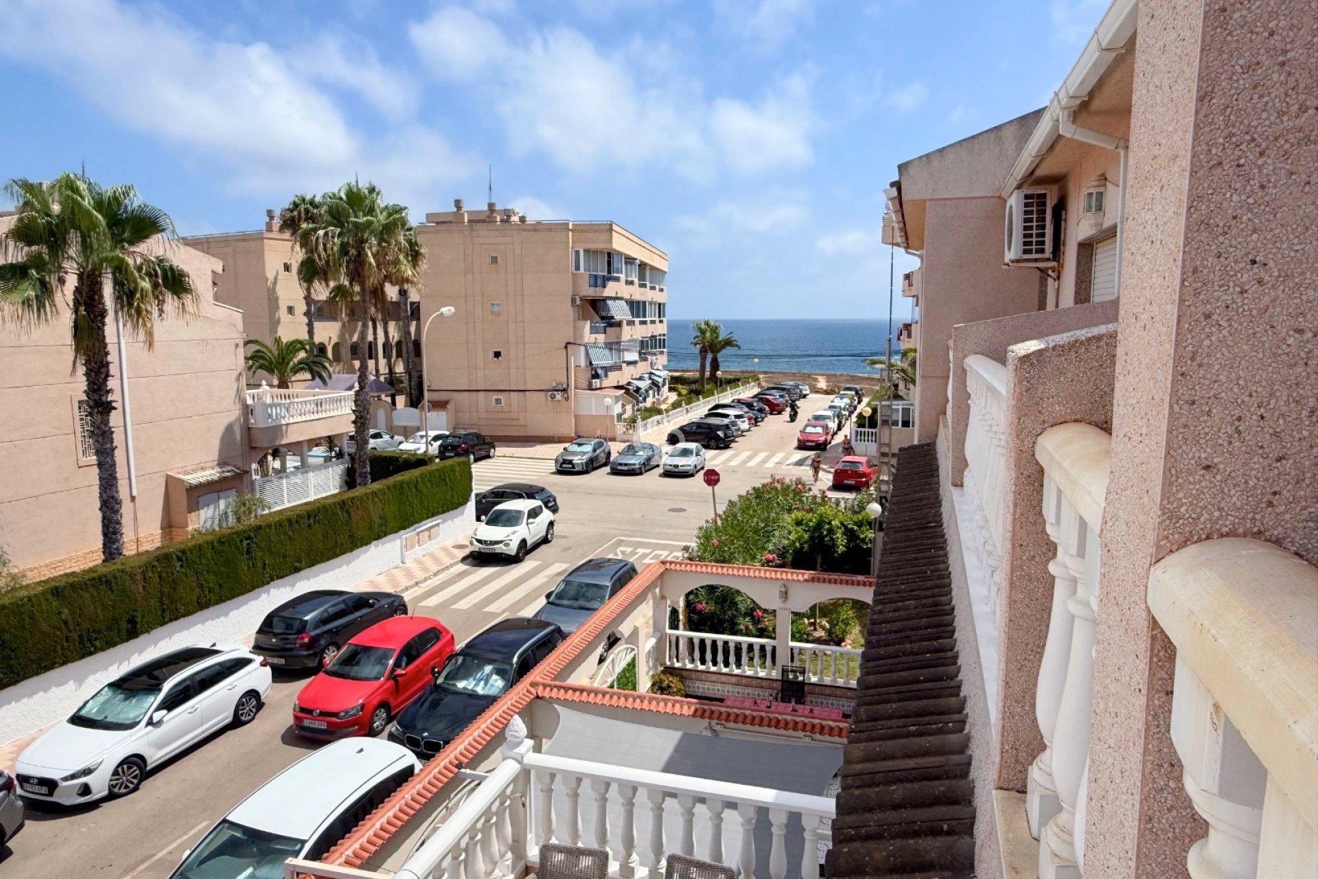 Resale - Townhouse -
Mil Palmeras