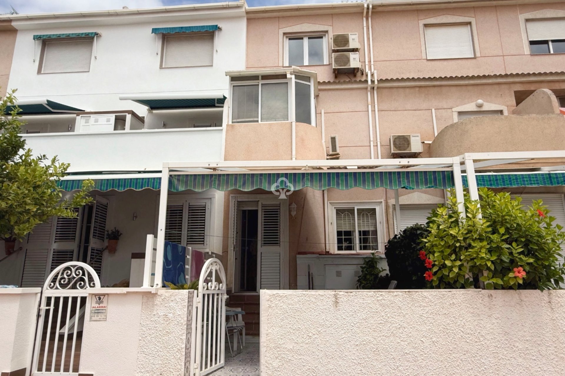 Resale - Townhouse -
Mil Palmeras