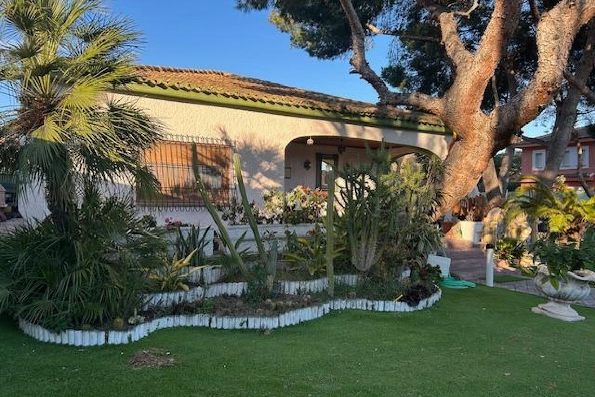 Resale - Villa -
Dehesa de campoamor - Campoamor