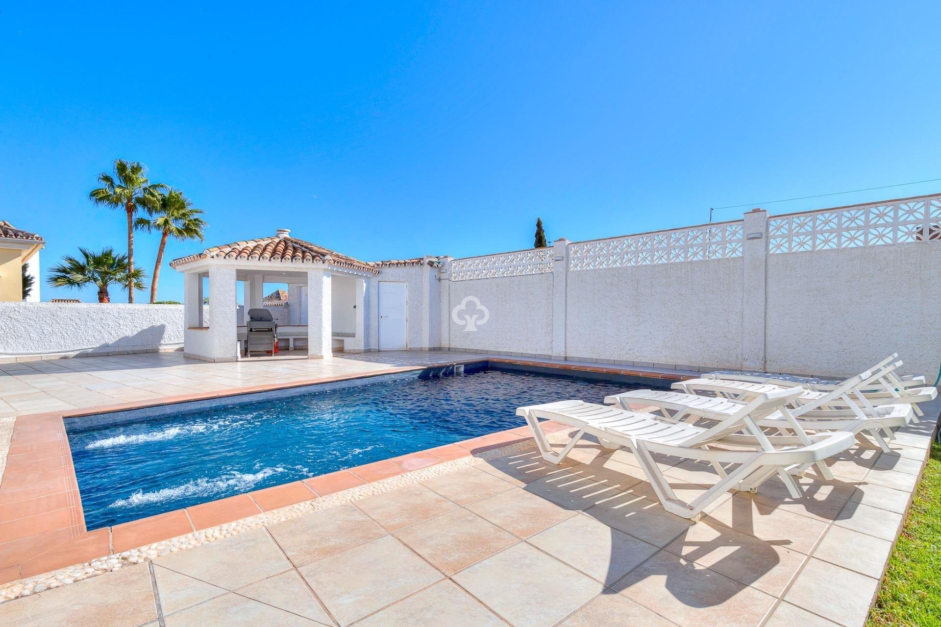 Resale - Villa -
Fuengirola - La Sierrezuela