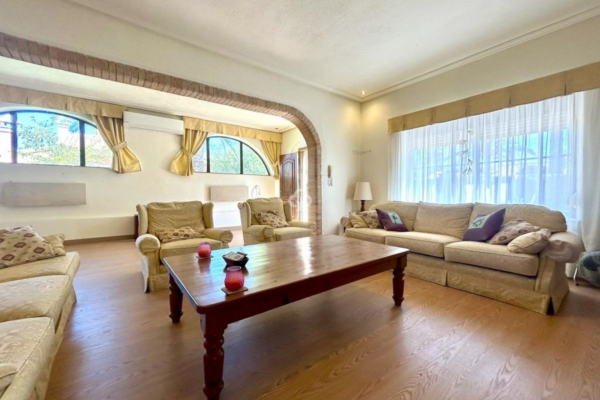 Resale - Villa -
Orihuela Costa - Aguamarina