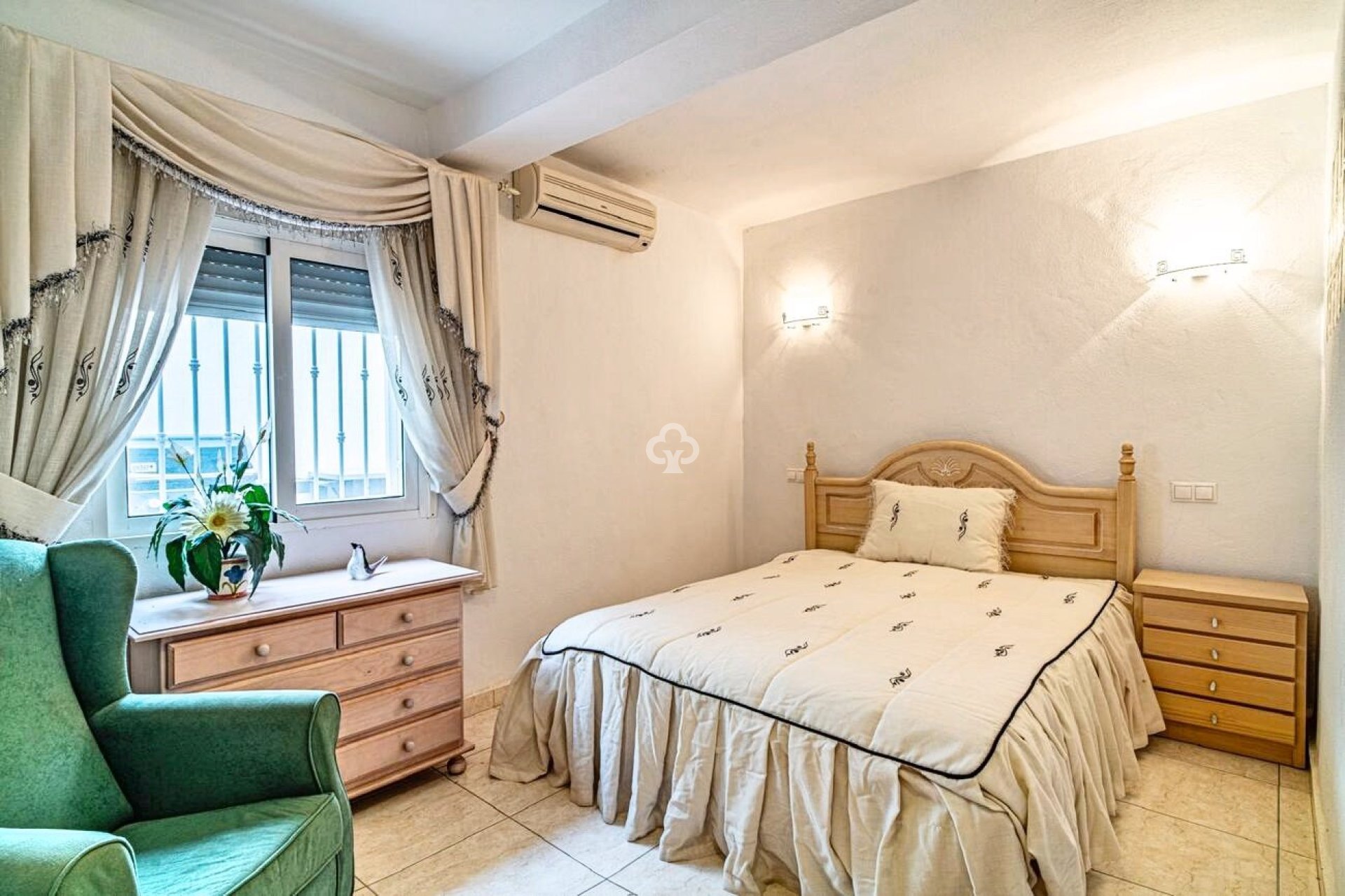 Resale - Villa -
Orihuela Costa - Villamartín