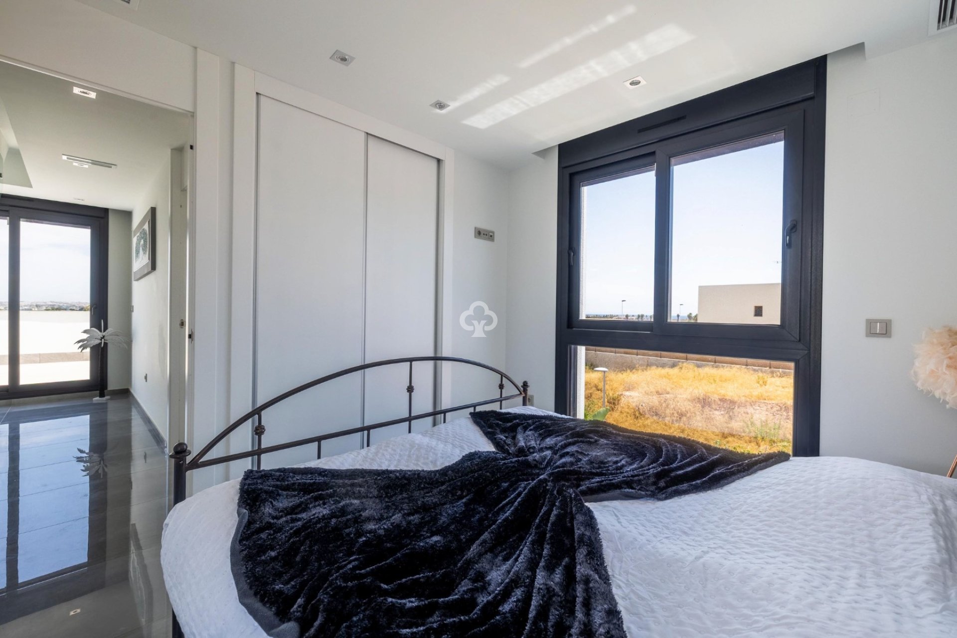 Resale - Villa -
Torrevieja - Los altos
