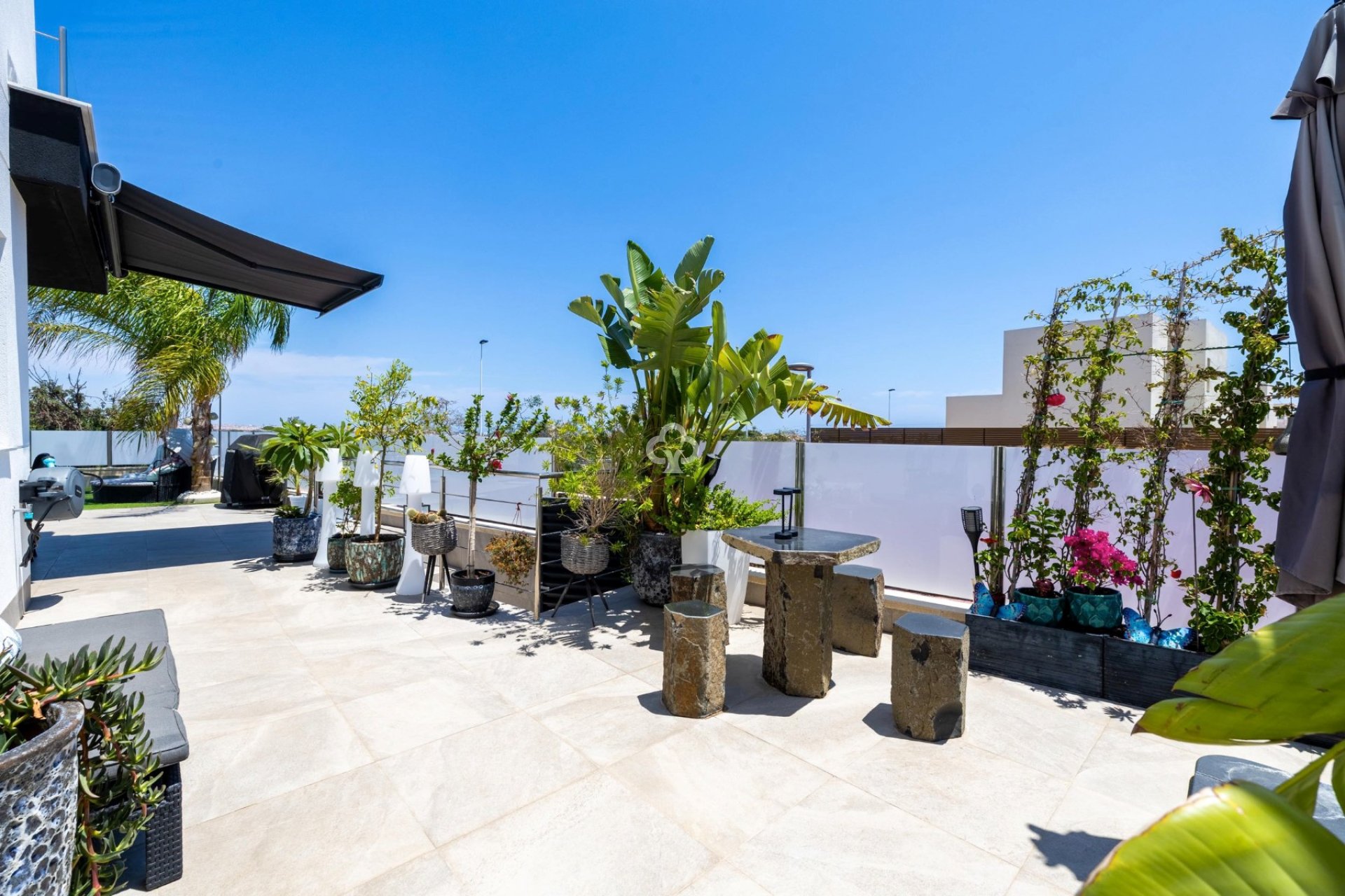 Resale - Villa -
Torrevieja - Los altos