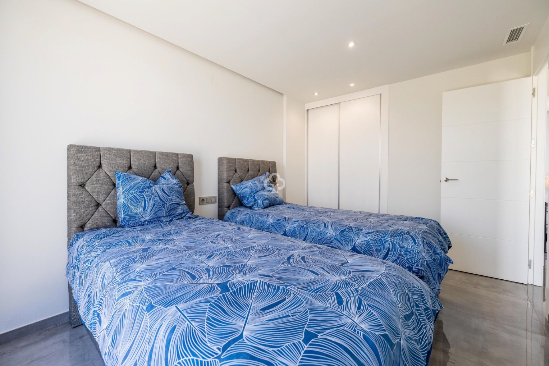 Resale - Villa -
Torrevieja - Los altos