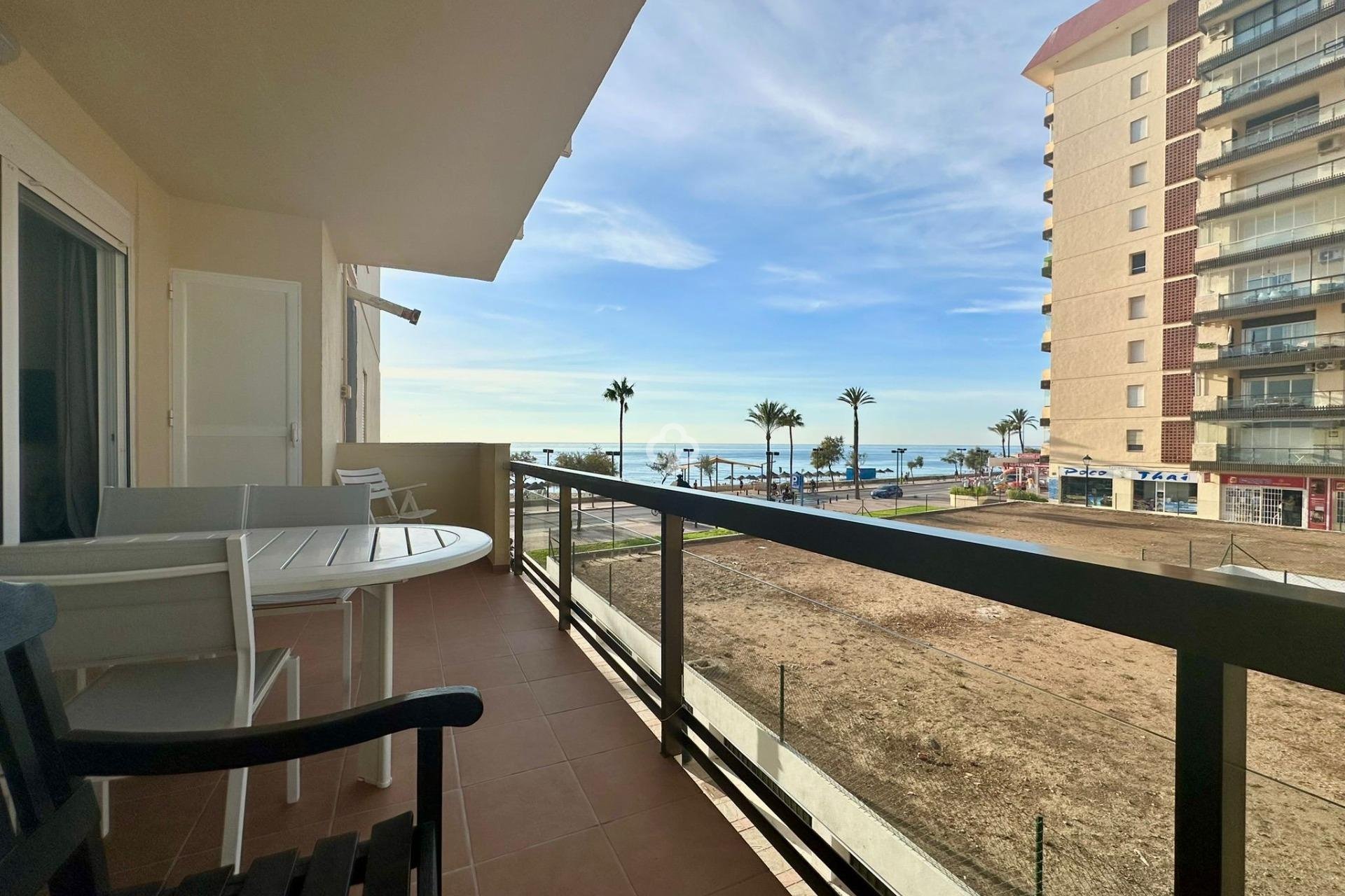 Reventa - Apartamento -
Fuengirola - 1ª Línea de playa