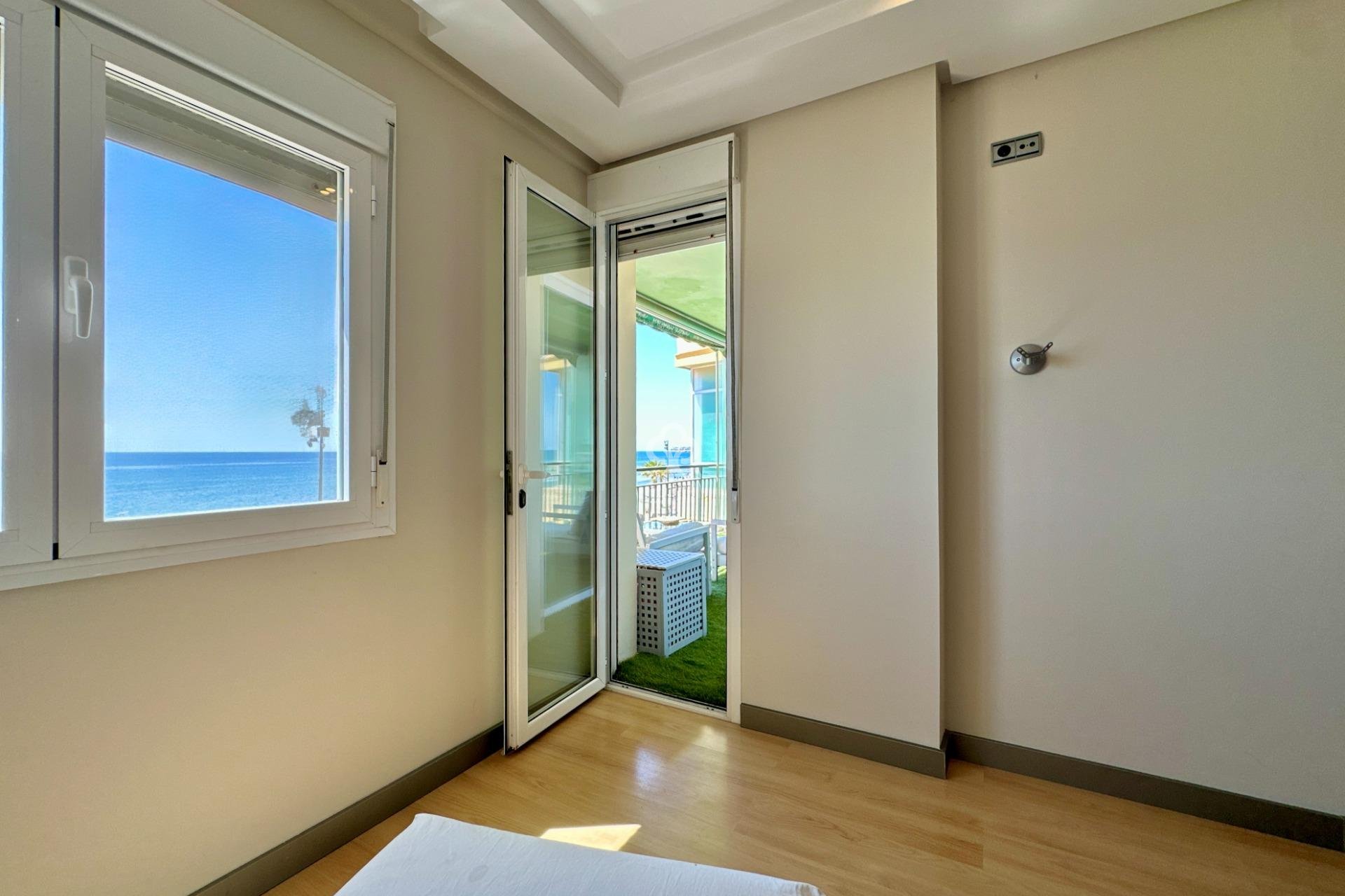 Reventa - Apartamento -
Fuengirola - Carvajal