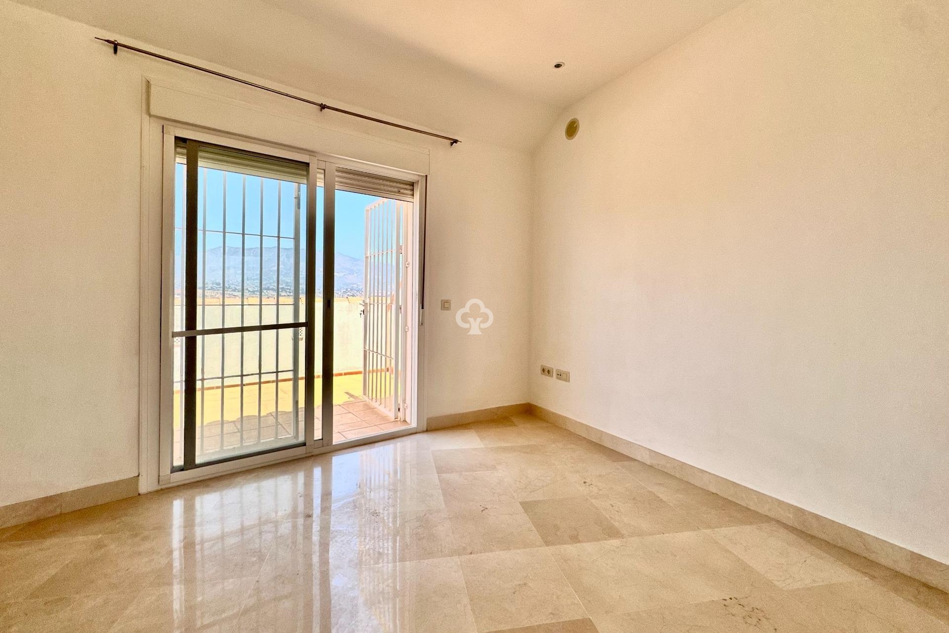 Reventa - Ático -
Fuengirola - Zona Sohail