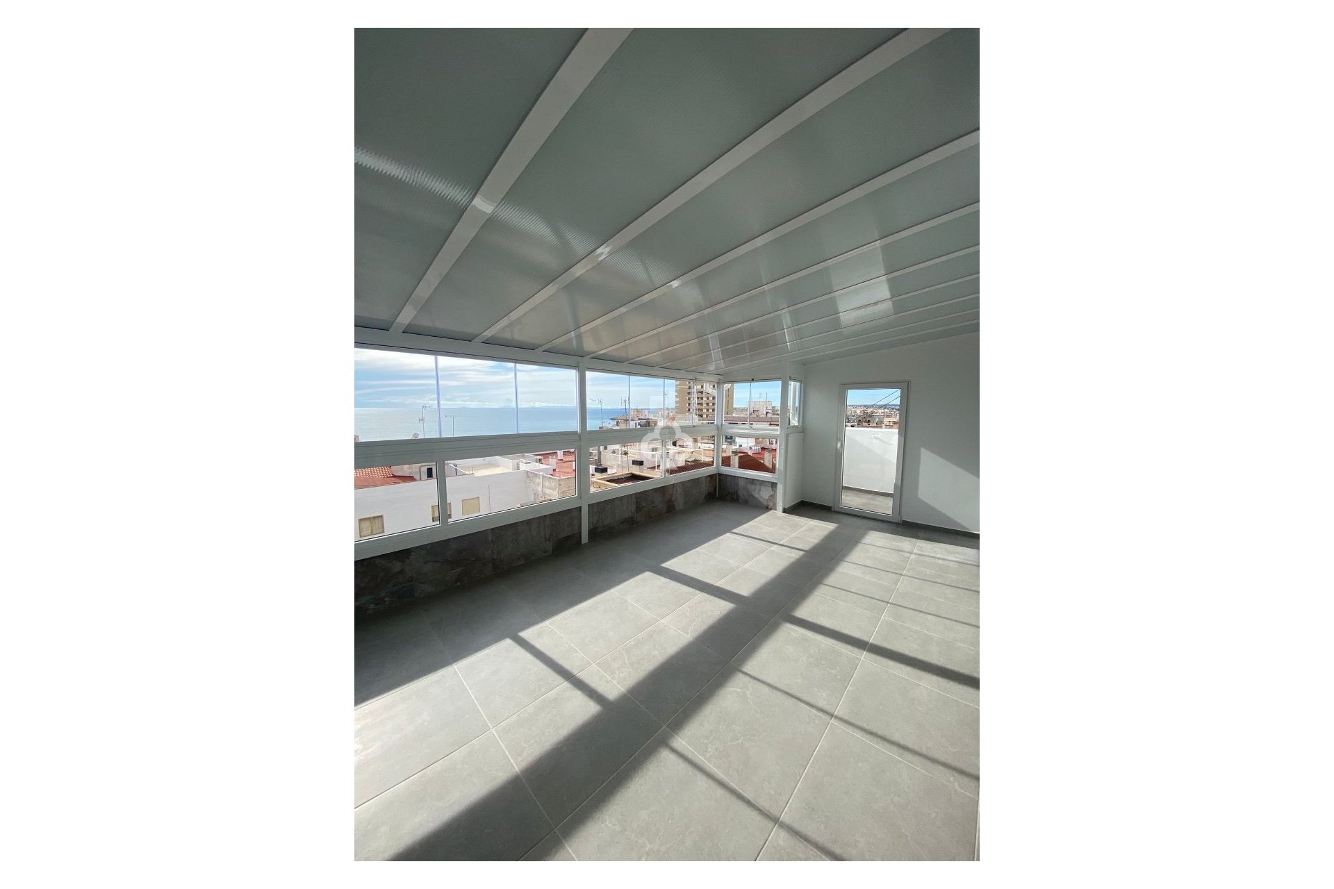 Reventa - Ático -
Torrevieja - 03182, Calle Gumersindo