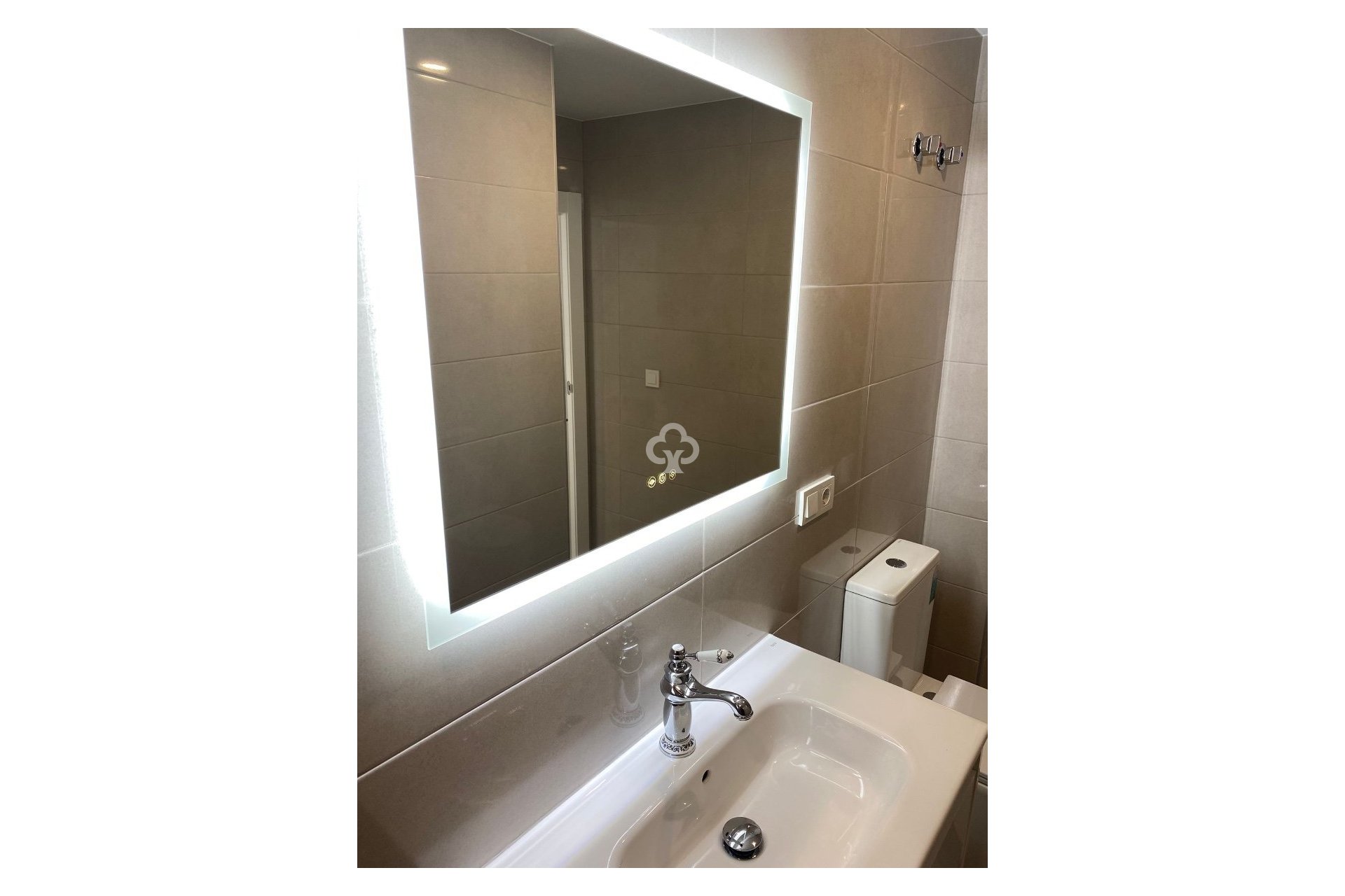 Reventa - Ático -
Torrevieja - 03182, Calle Gumersindo