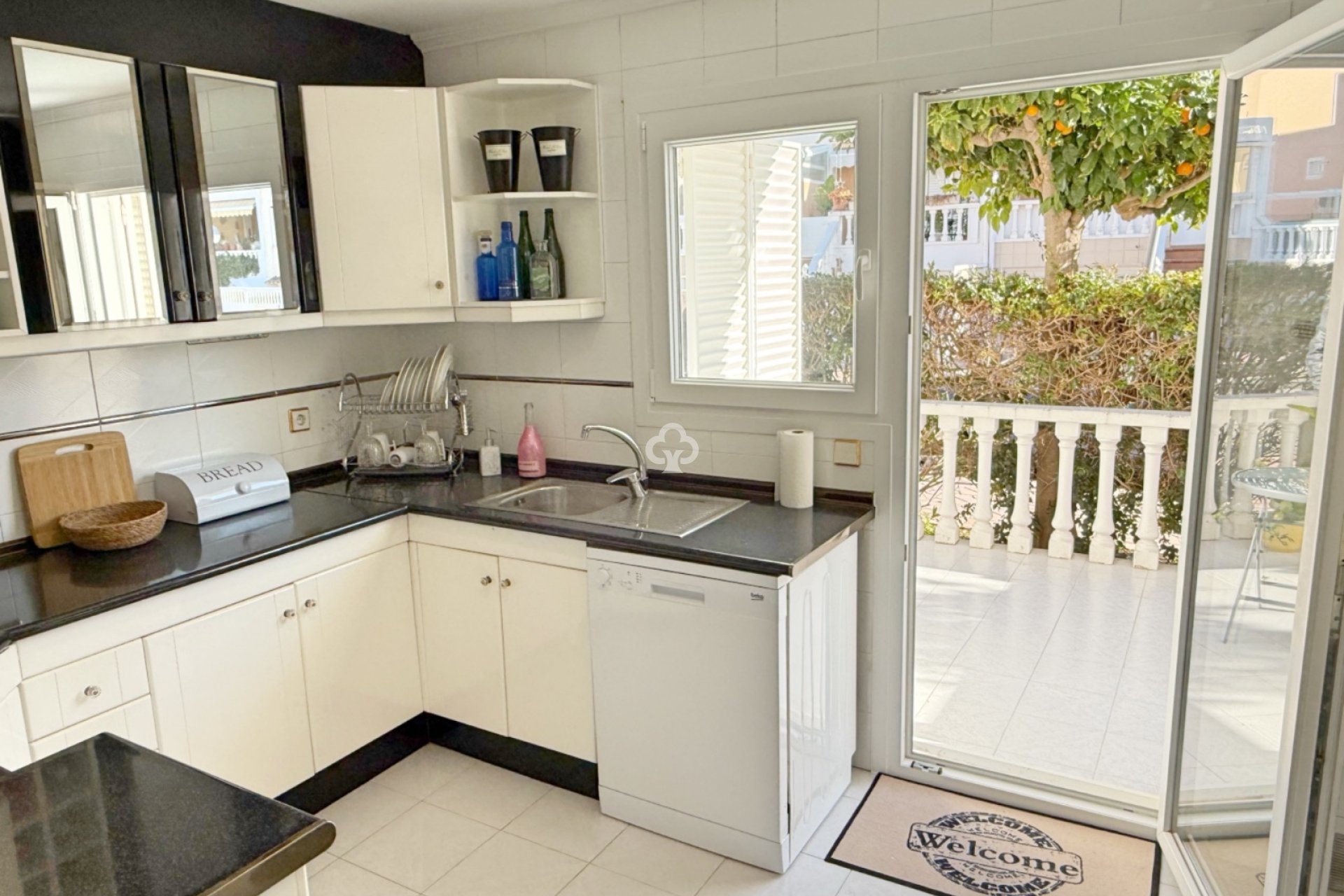 Reventa - Chalet -
Guardamar del Segura - Urbanizaciones