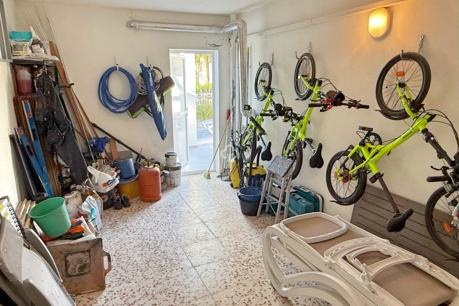 Reventa - Chalet -
Guardamar del Segura - Urbanizaciones