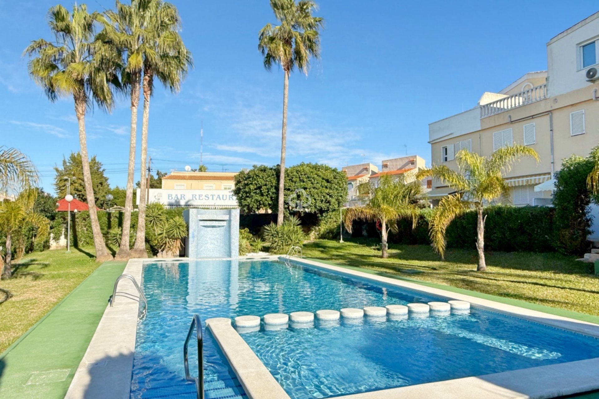 Reventa - Chalet -
Guardamar del Segura - Urbanizaciones