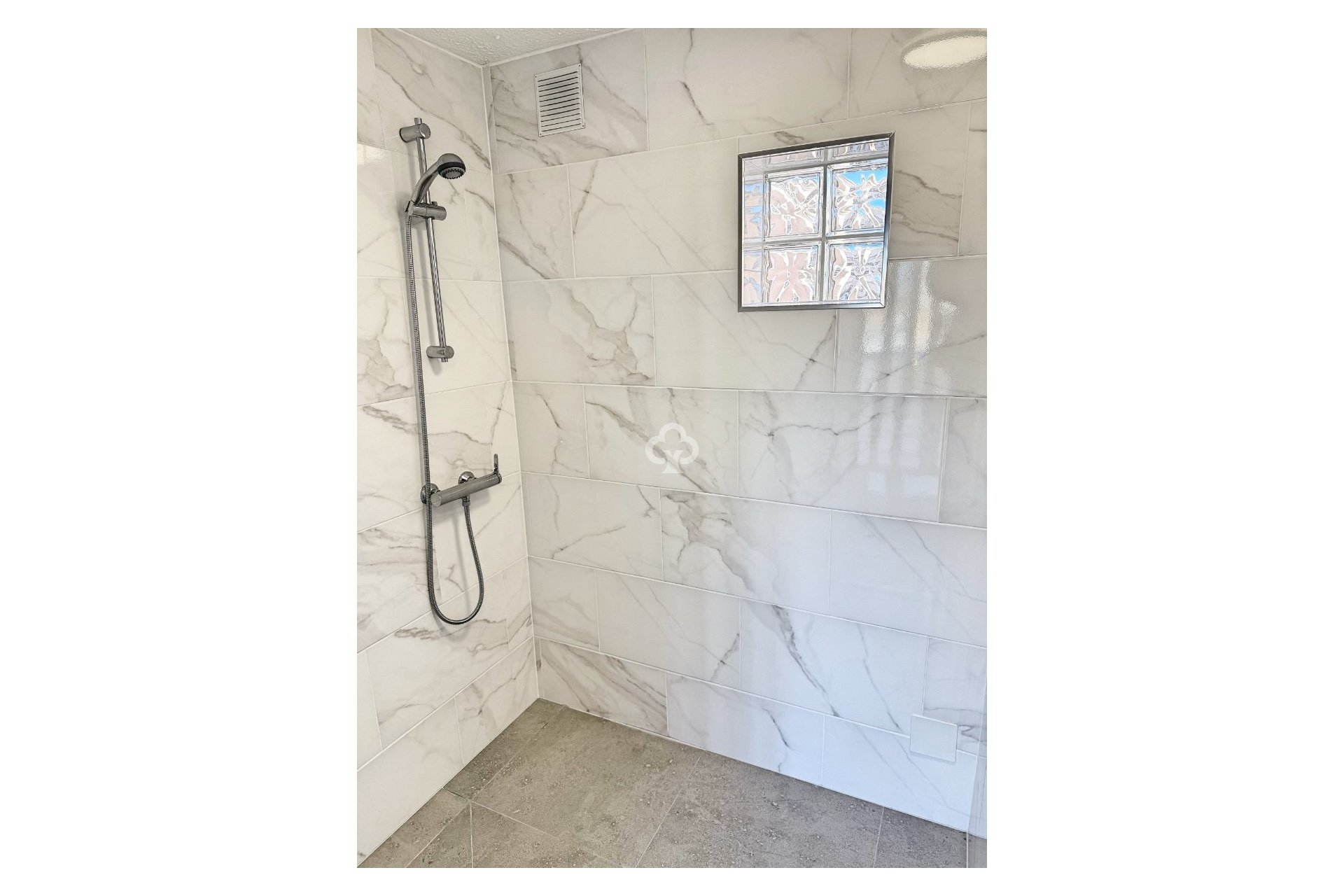 Reventa - Chalet -
Guardamar del Segura - Urbanizaciones