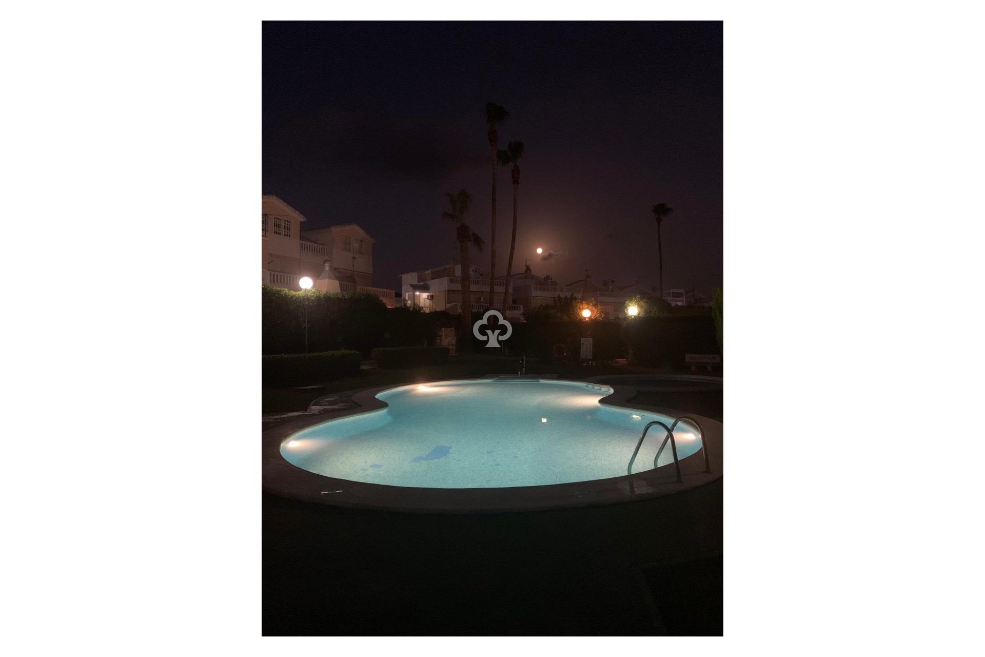 Reventa - Chalet -
Guardamar del Segura - Urbanizaciones