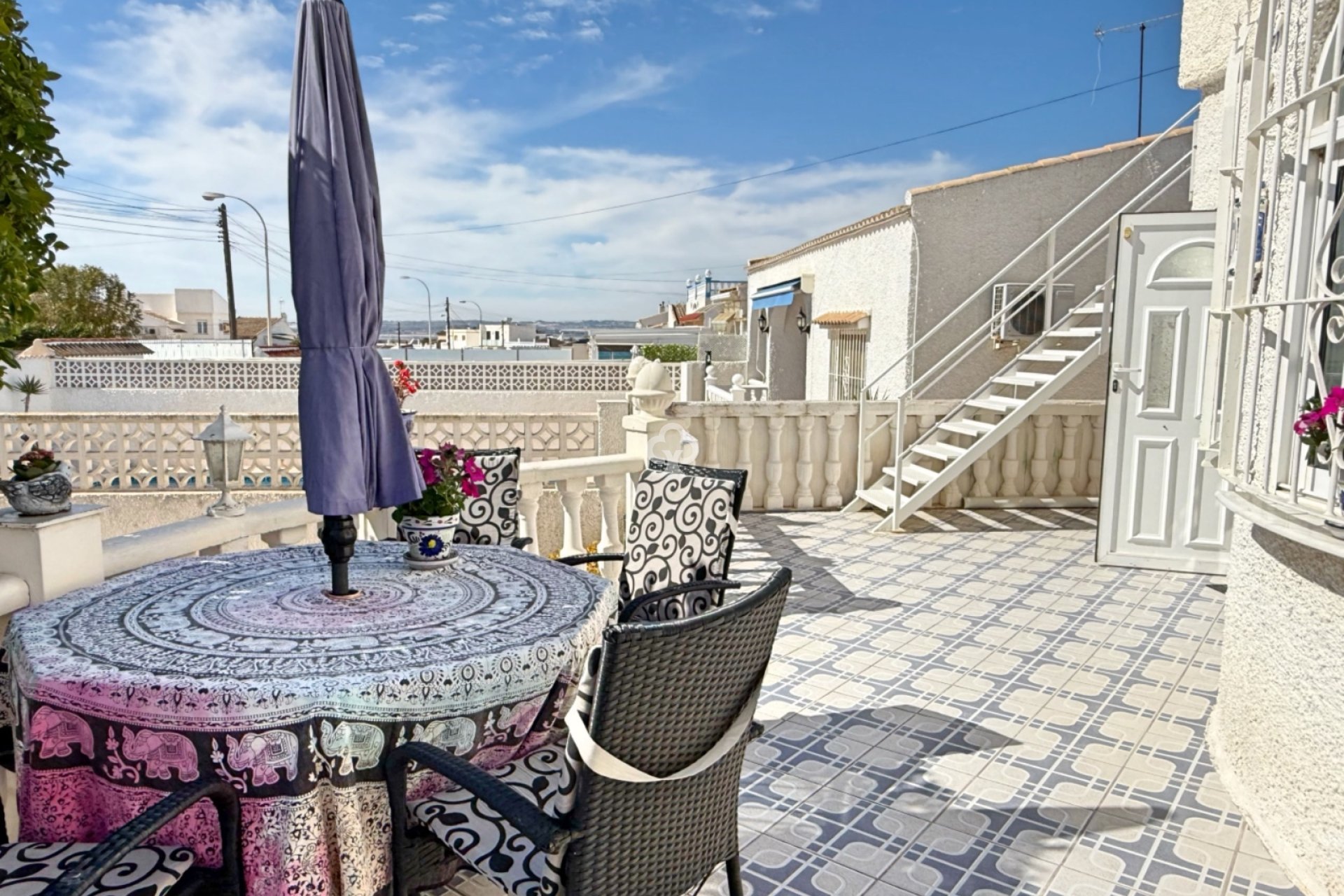 Reventa - Chalet independiente -
Torrevieja - 03184