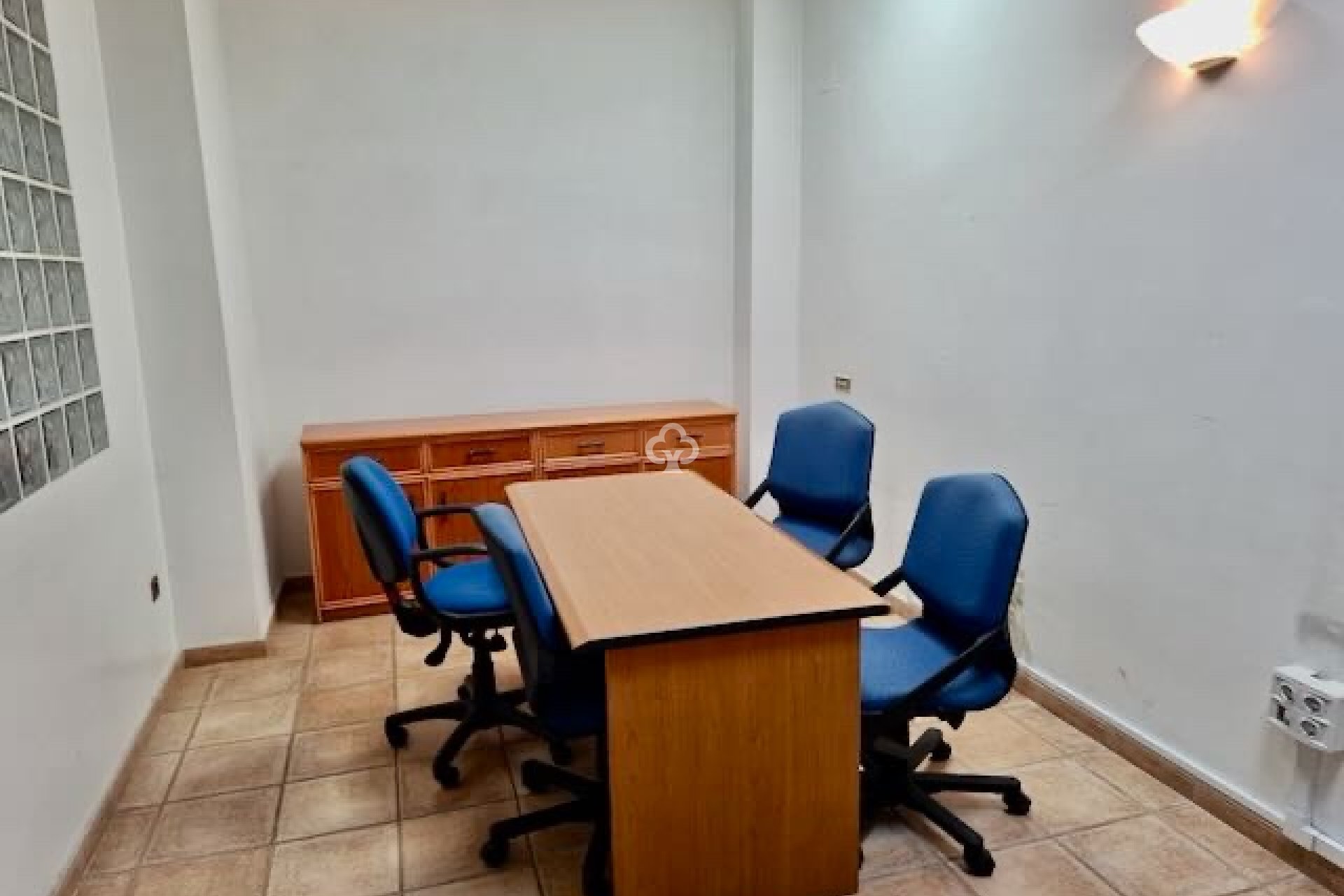 Reventa - Comercial -
Torrevieja - 03182, Avenida de las Habaneras