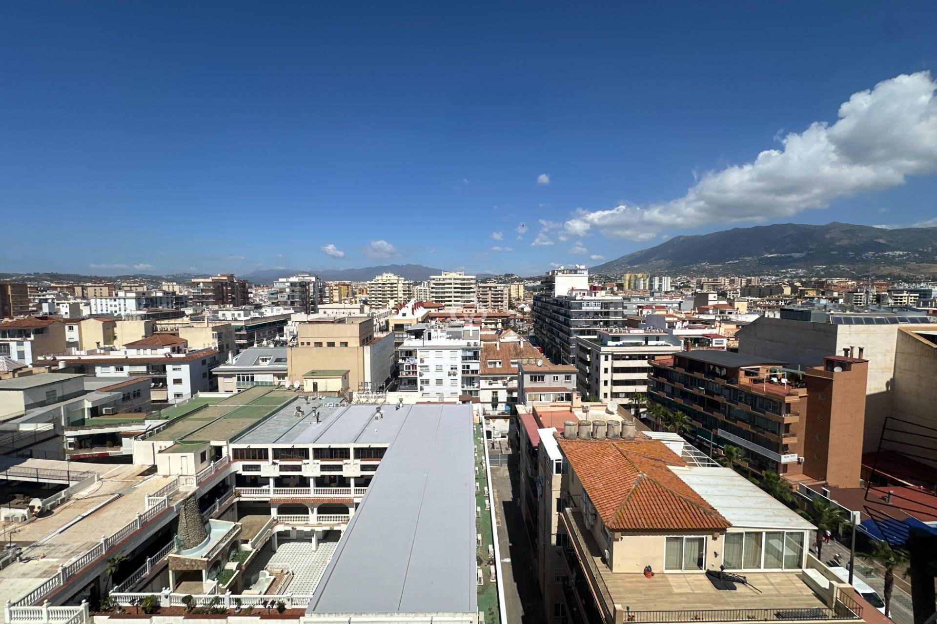 Reventa - Piso -
Fuengirola - Puerto Deportivo