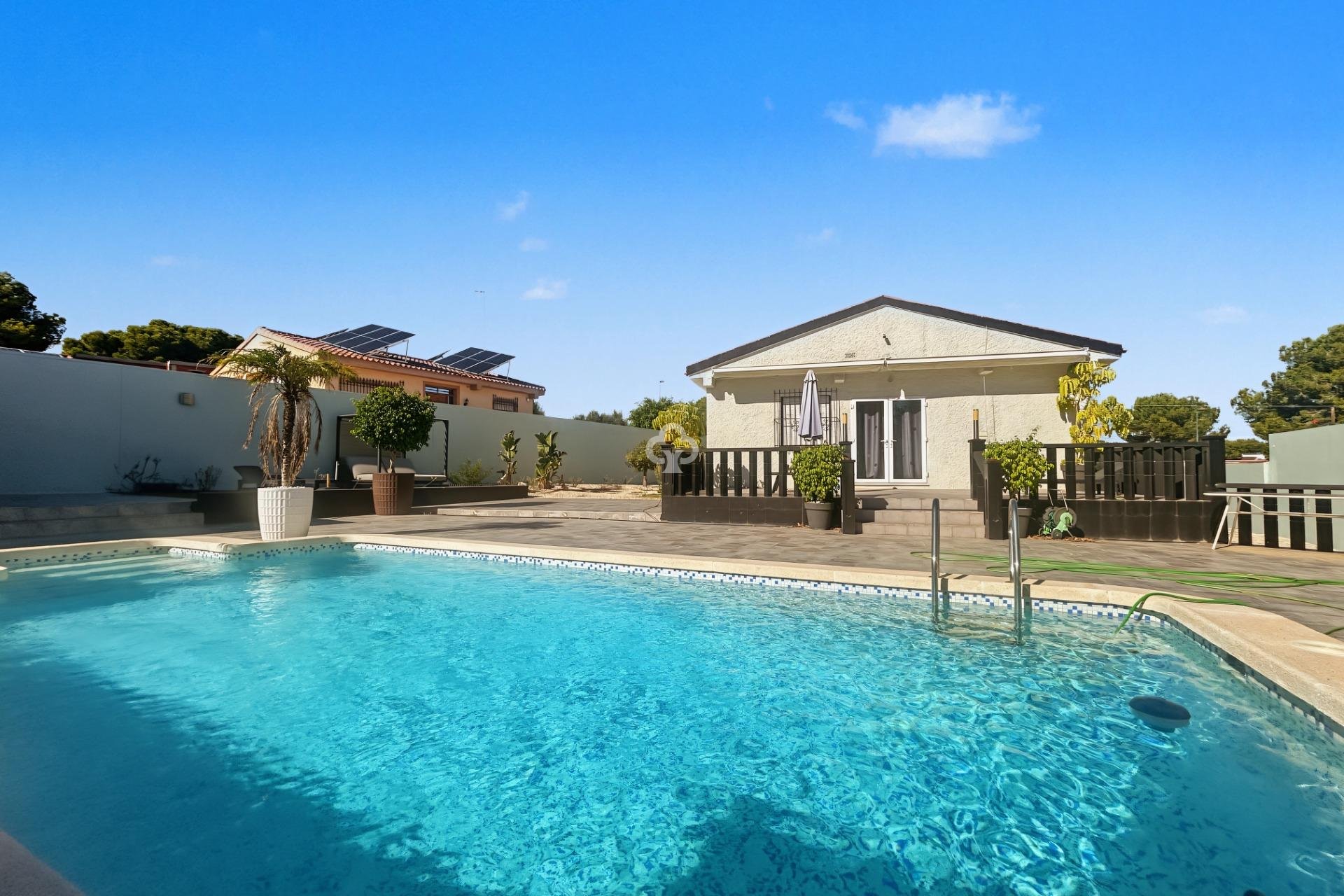 Reventa - Villa -
Pilar de la Horadada - Pinar de Campoverde