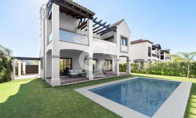 Townhouses - New Build - Estepona -
                Estepona