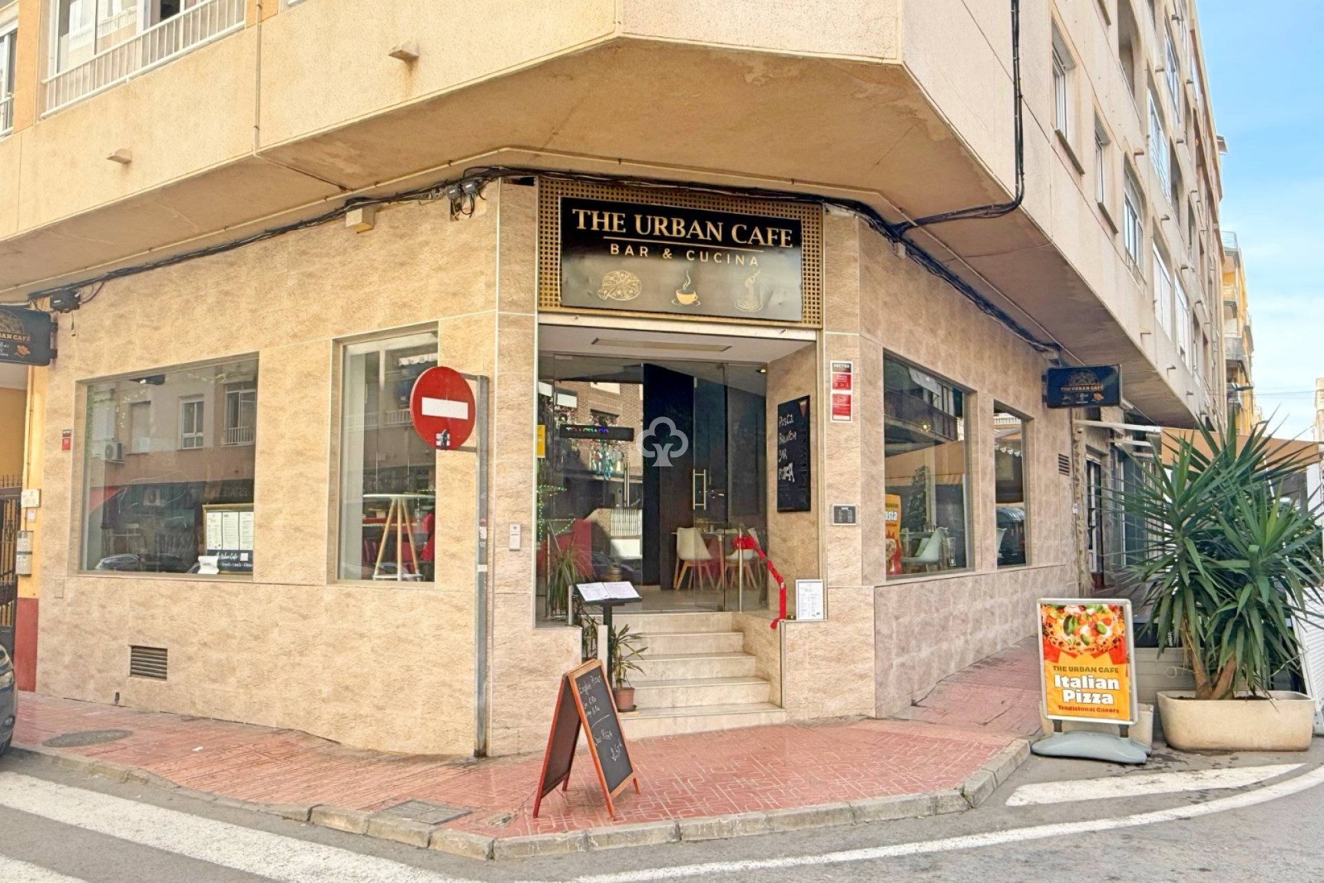 Traspaso - Locales comerciales -
Torrevieja - Playa de los Locos