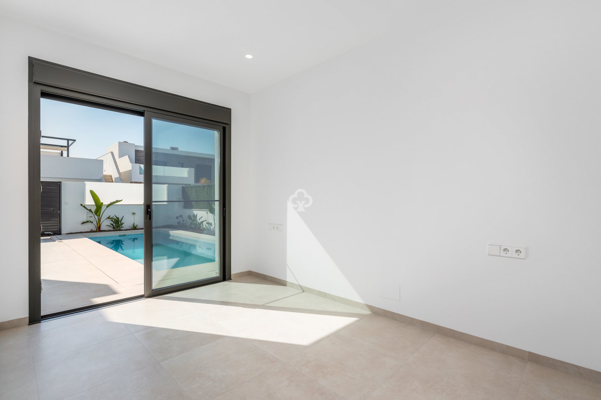 Uudiskohde - Chalet independiente -
Los Alcázares - 30710