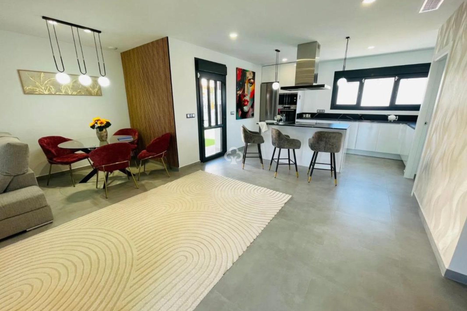 Uudiskohde - Chalet independiente -
Torrevieja - Calle Áncora