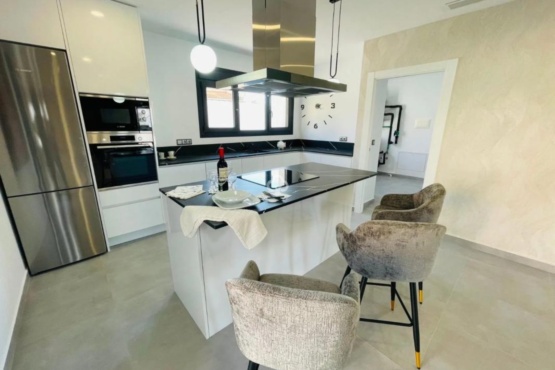 Uudiskohde - Chalet independiente -
Torrevieja - Calle Áncora