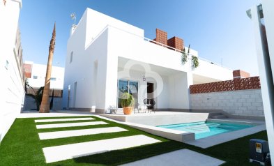 Villa - New Build -
            Pilar de la Horadada - CB2005-V17