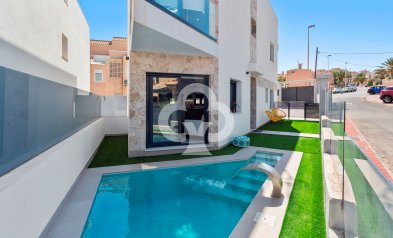 Villas - Obra nueva - Torrevieja -
                torrevieja