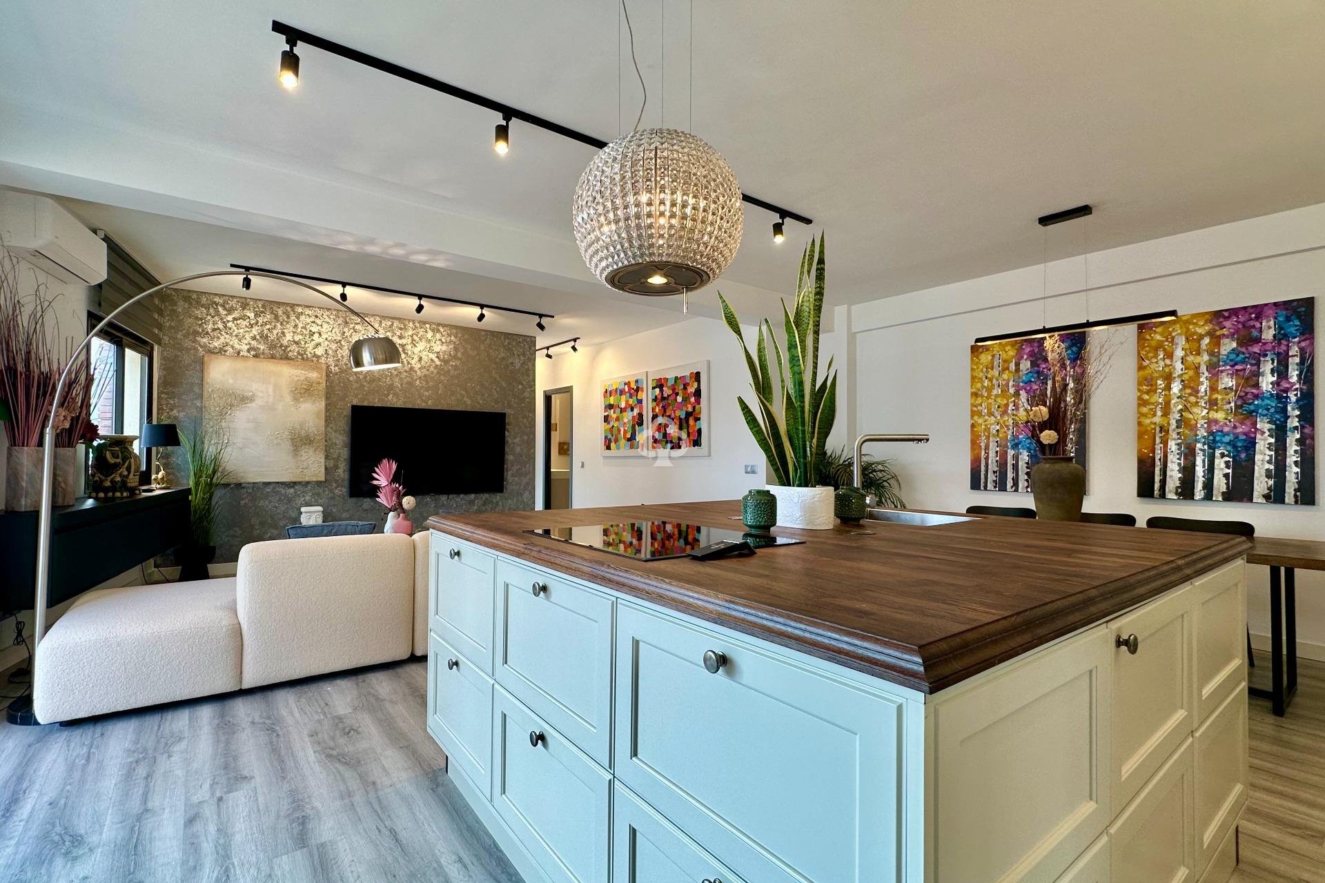 Wiederverkauf - Apartamento -
Fuengirola - 1ª Línea de playa