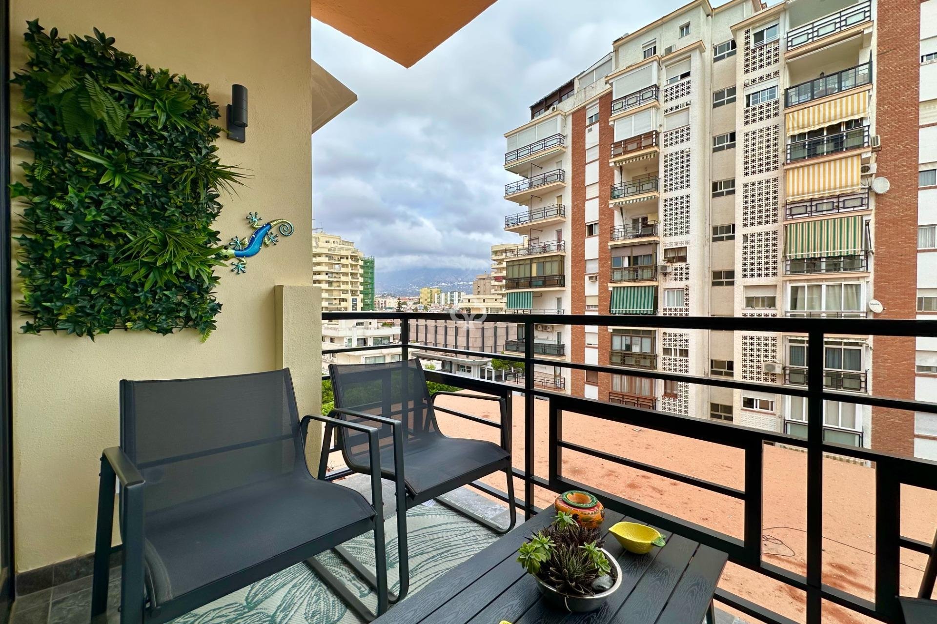 Wiederverkauf - Apartamento -
Fuengirola - 1ª Línea de playa