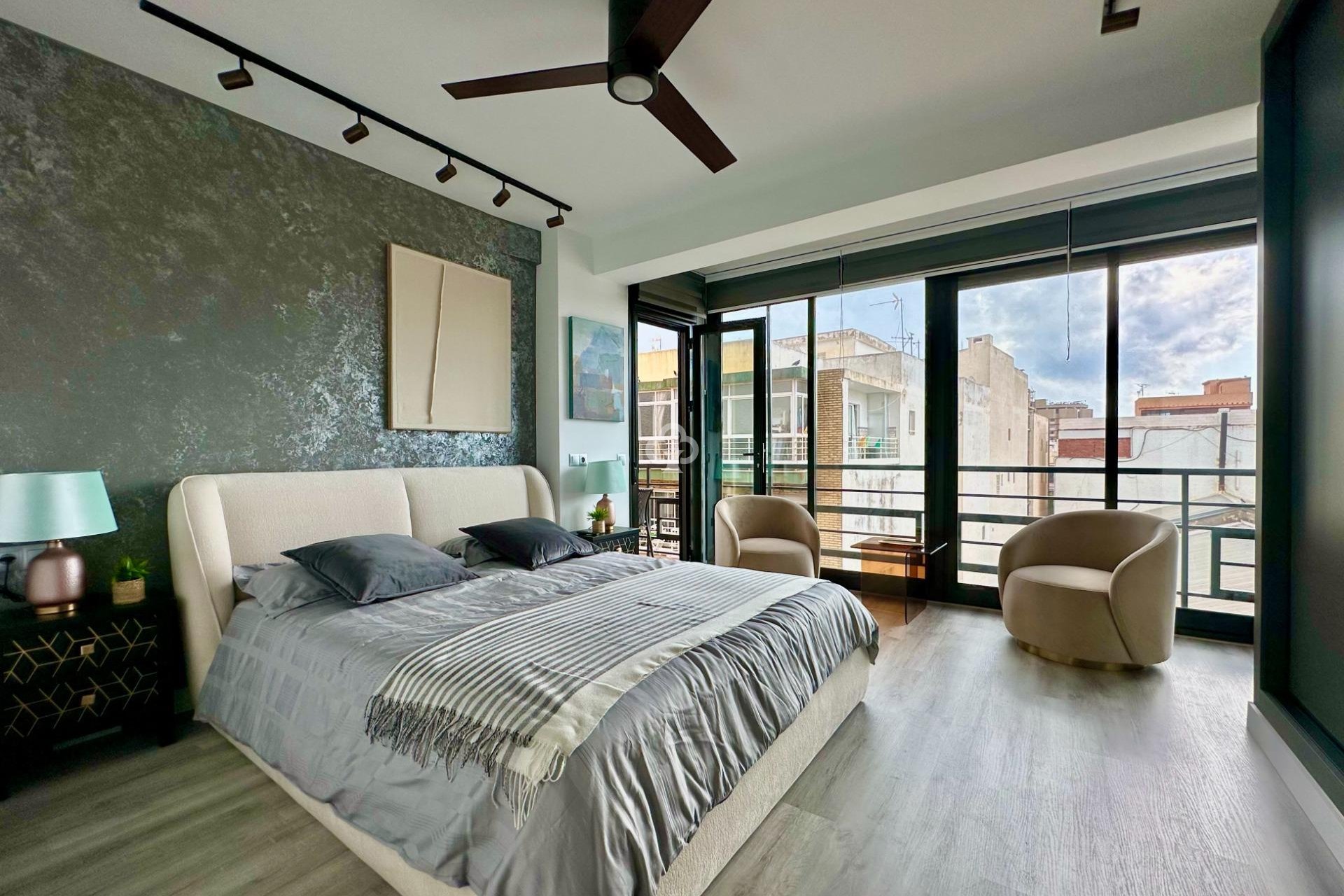 Wiederverkauf - Apartamento -
Fuengirola - 1ª Línea de playa