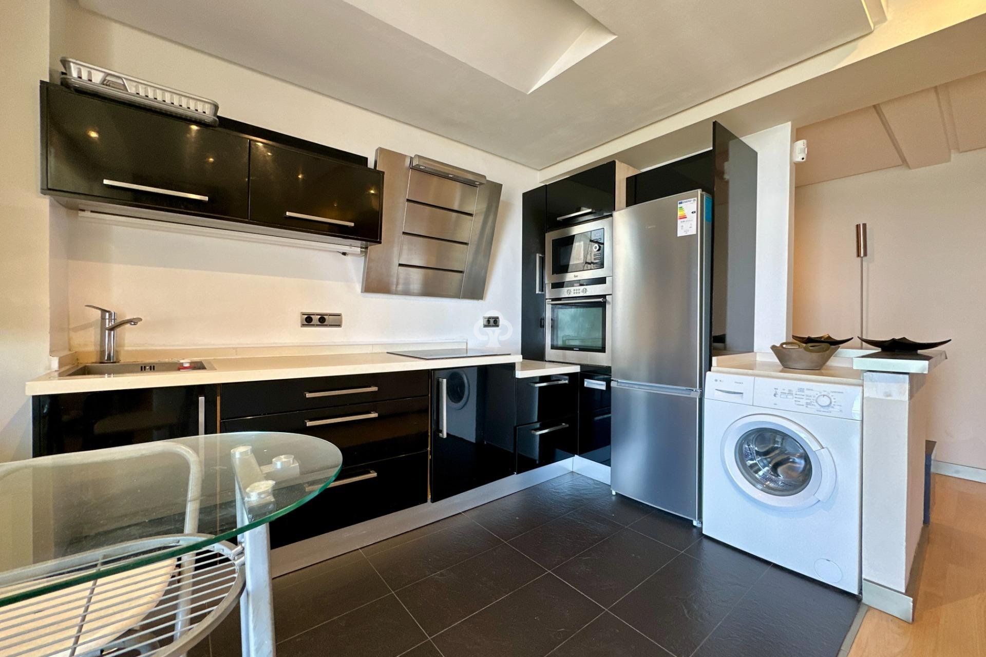 Wiederverkauf - Apartamento -
Fuengirola - Carvajal
