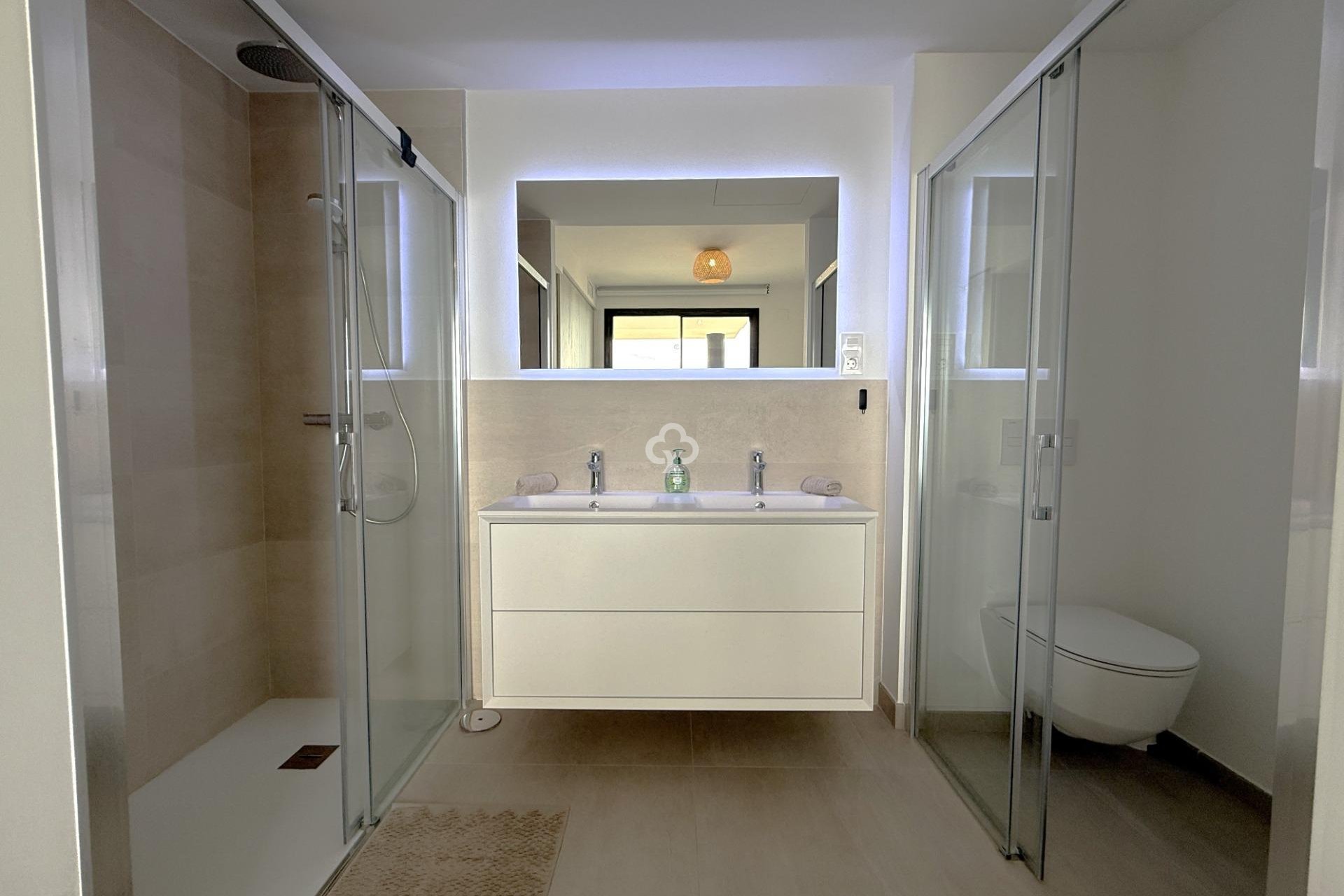 Wiederverkauf - Apartamento -
Fuengirola - Carvajal