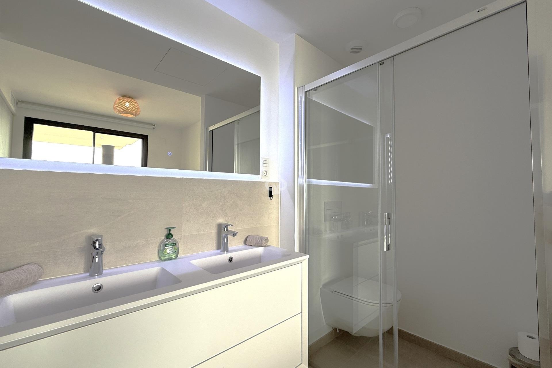 Wiederverkauf - Apartamento -
Fuengirola - Carvajal