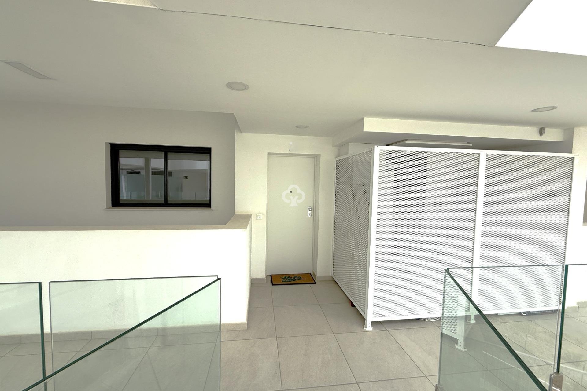 Wiederverkauf - Apartamento -
Fuengirola - Carvajal