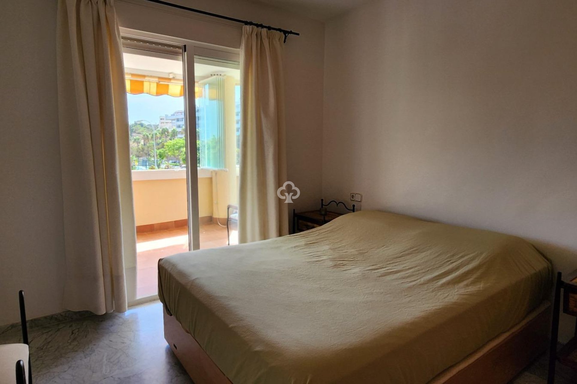 Wiederverkauf - Apartamento -
Fuengirola - Castillo de Sohail