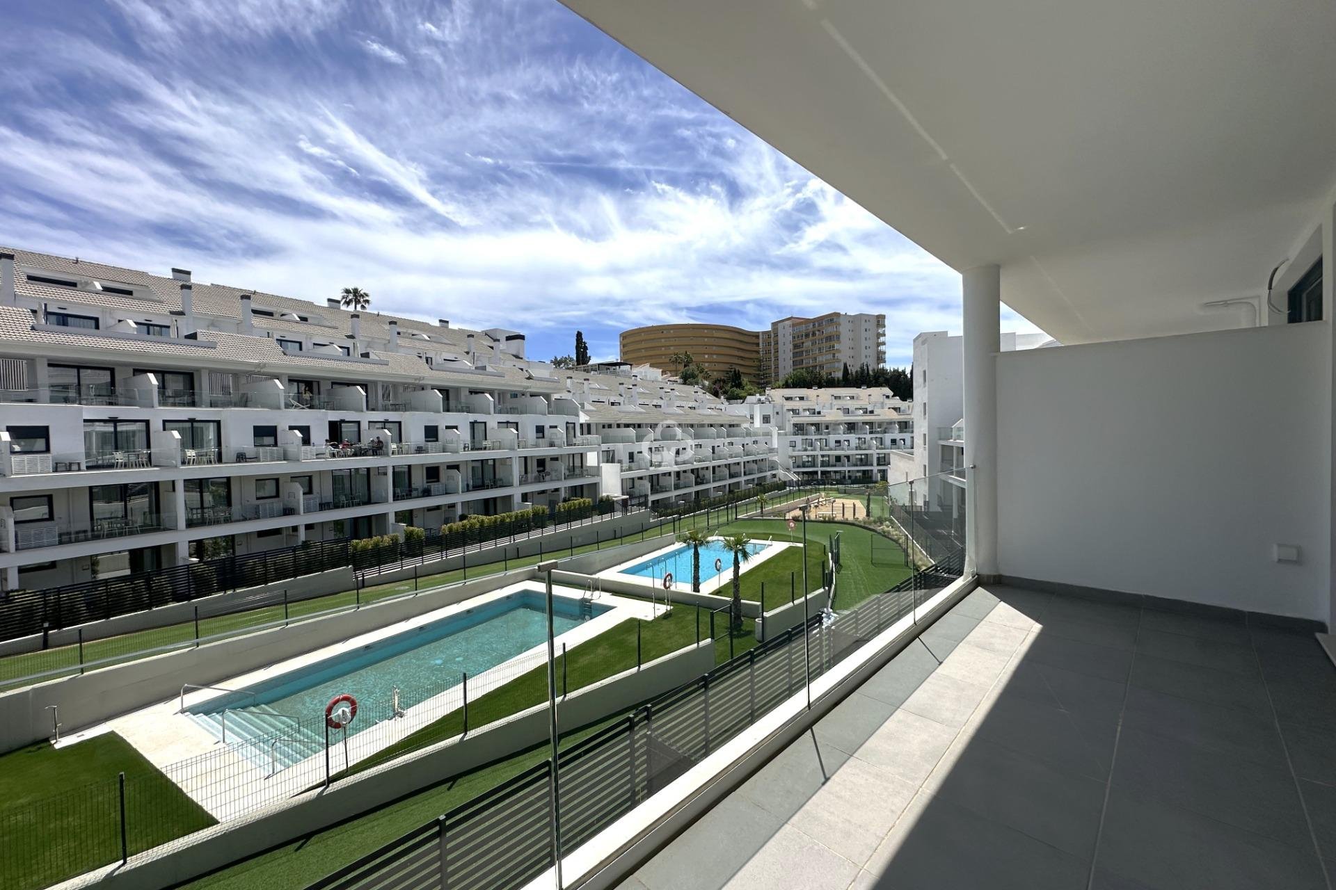 Wiederverkauf - Apartamento -
Fuengirola - Torreblanca del Sol