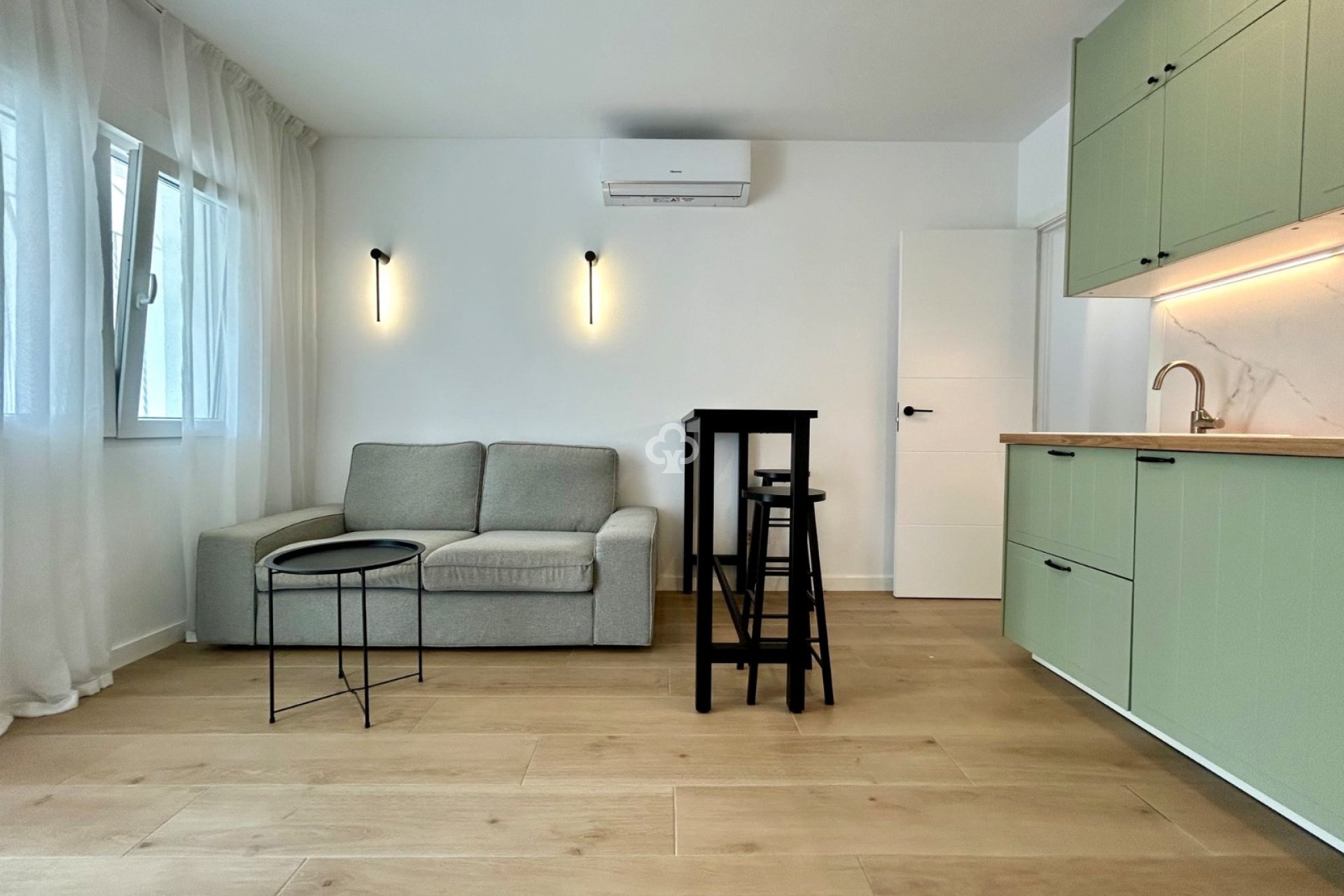 Wiederverkauf - Apartamento -
San Miguel de Salinas